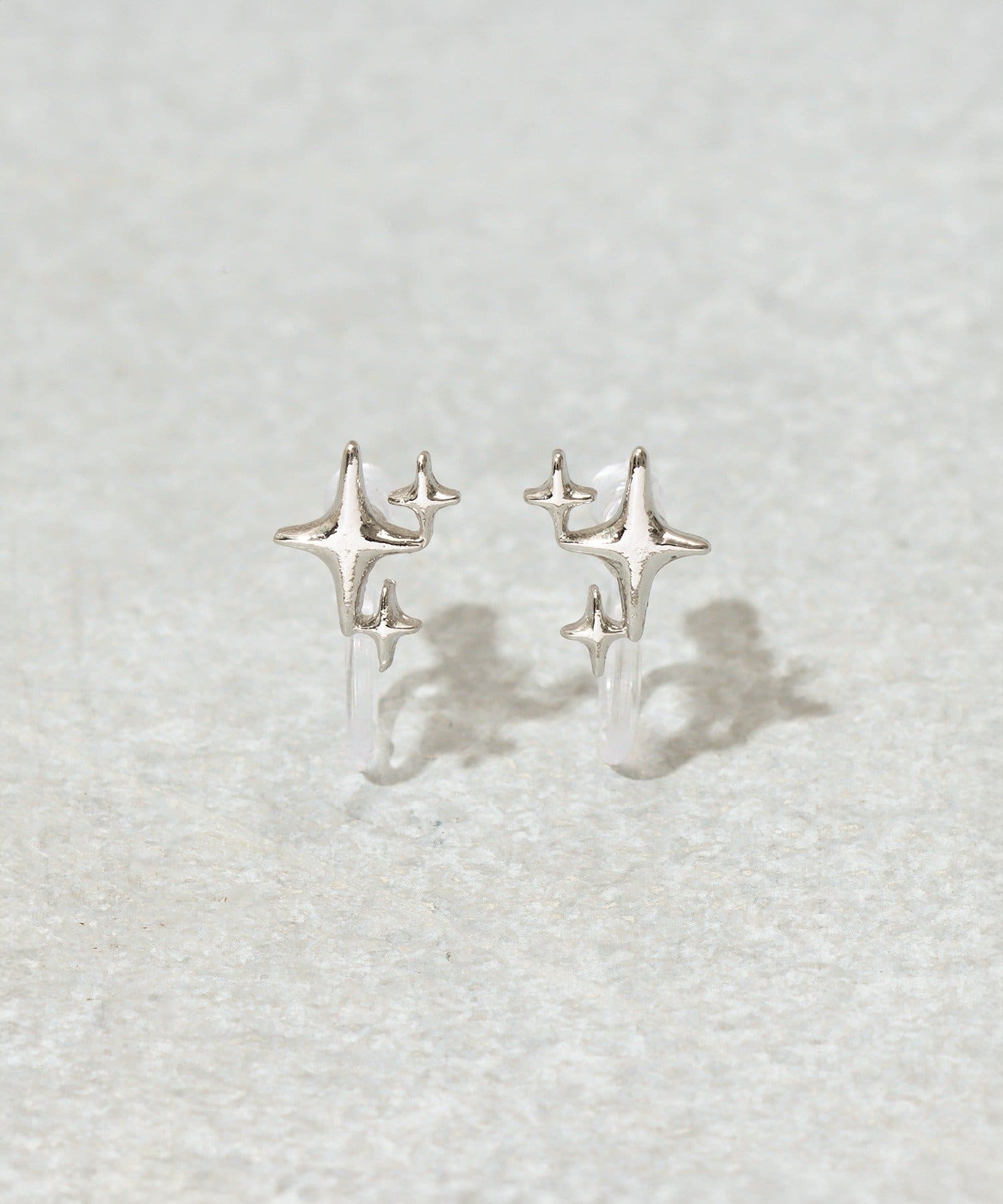 3COINS(スリーコインズ) スター樹脂イヤリング