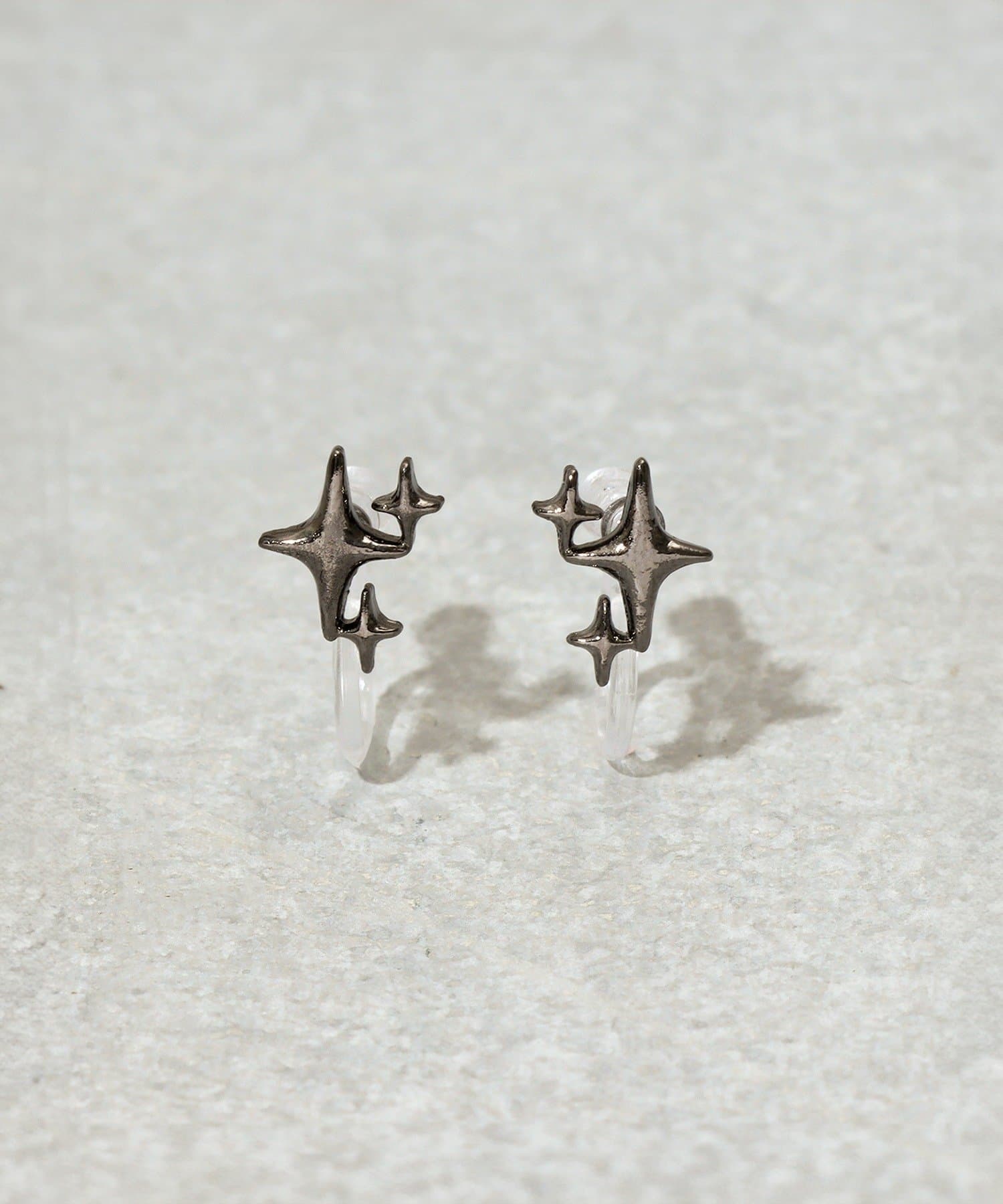 3COINS(スリーコインズ) スター樹脂イヤリング