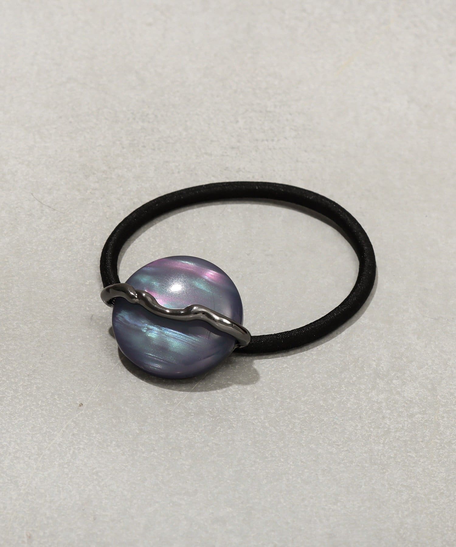 3COINS(スリーコインズ) 樹脂ラウンドメタルポニー