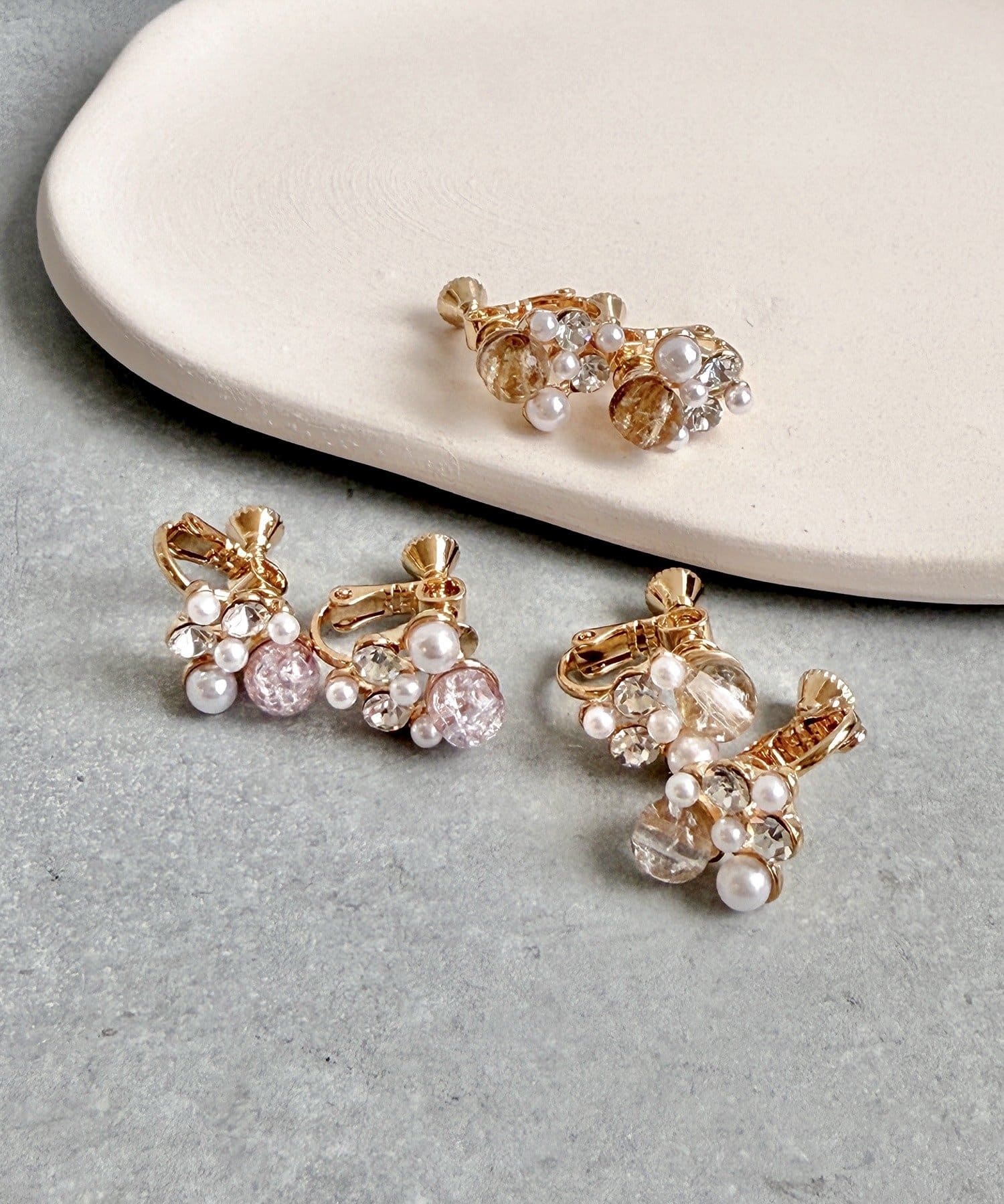 3COINS(スリーコインズ) ビジューパールイヤリング