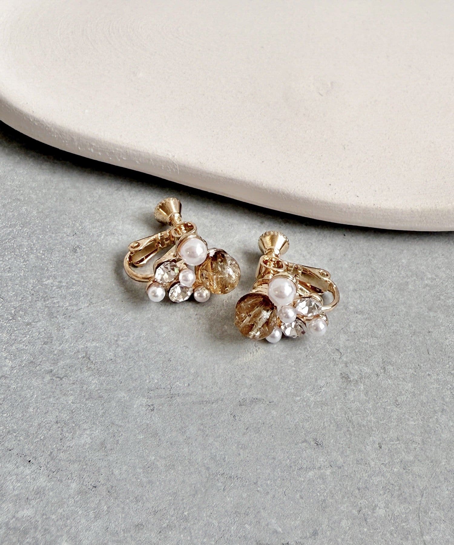 3COINS(スリーコインズ) ビジューパールイヤリング