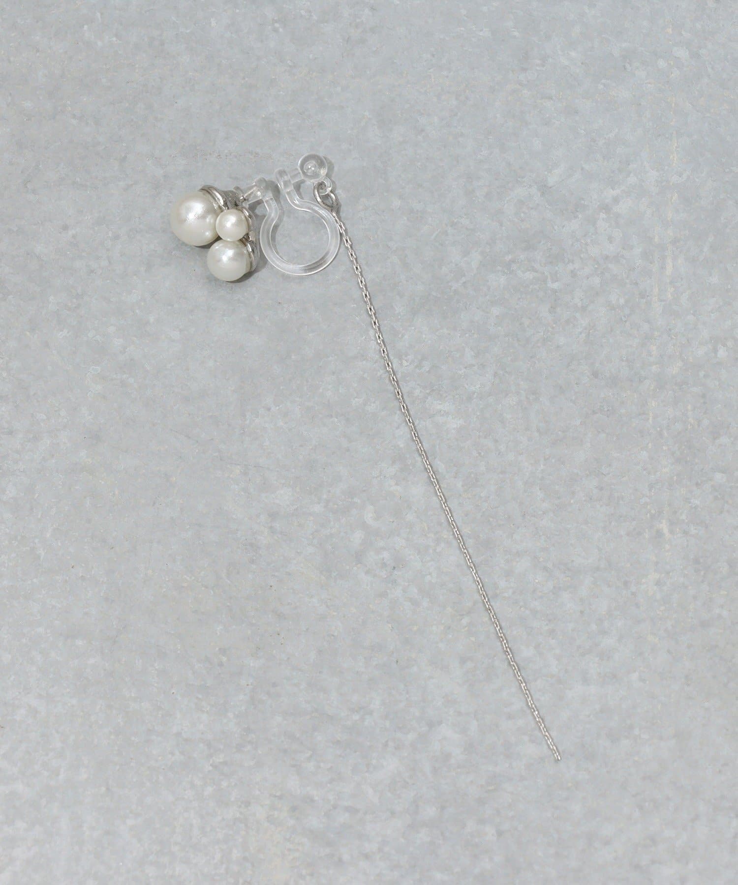 3COINS(スリーコインズ) パールライン樹脂イヤリング