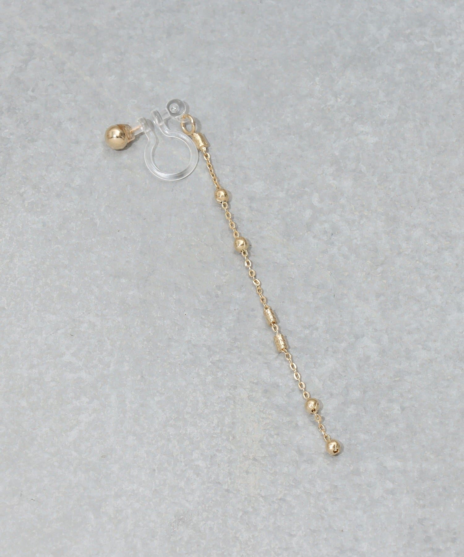 3COINS(スリーコインズ) ボールライン樹脂イヤリング