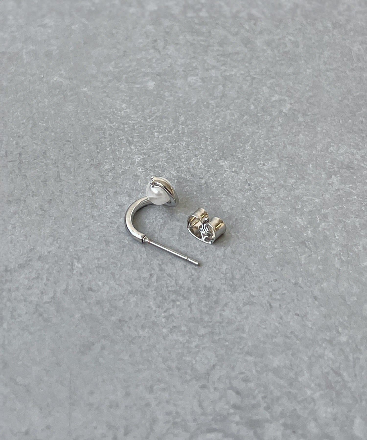 3COINS(スリーコインズ) ネジリパールピアス