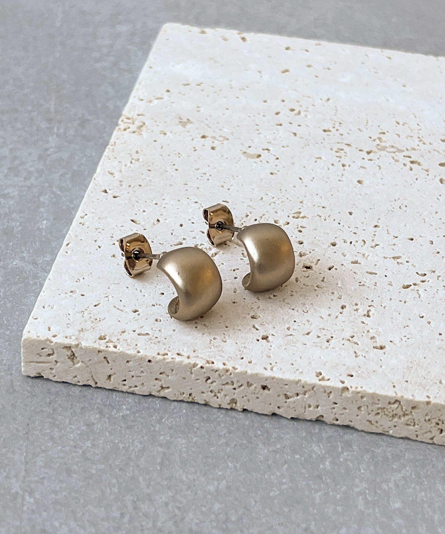 3COINS(スリーコインズ) マットカーブピアス