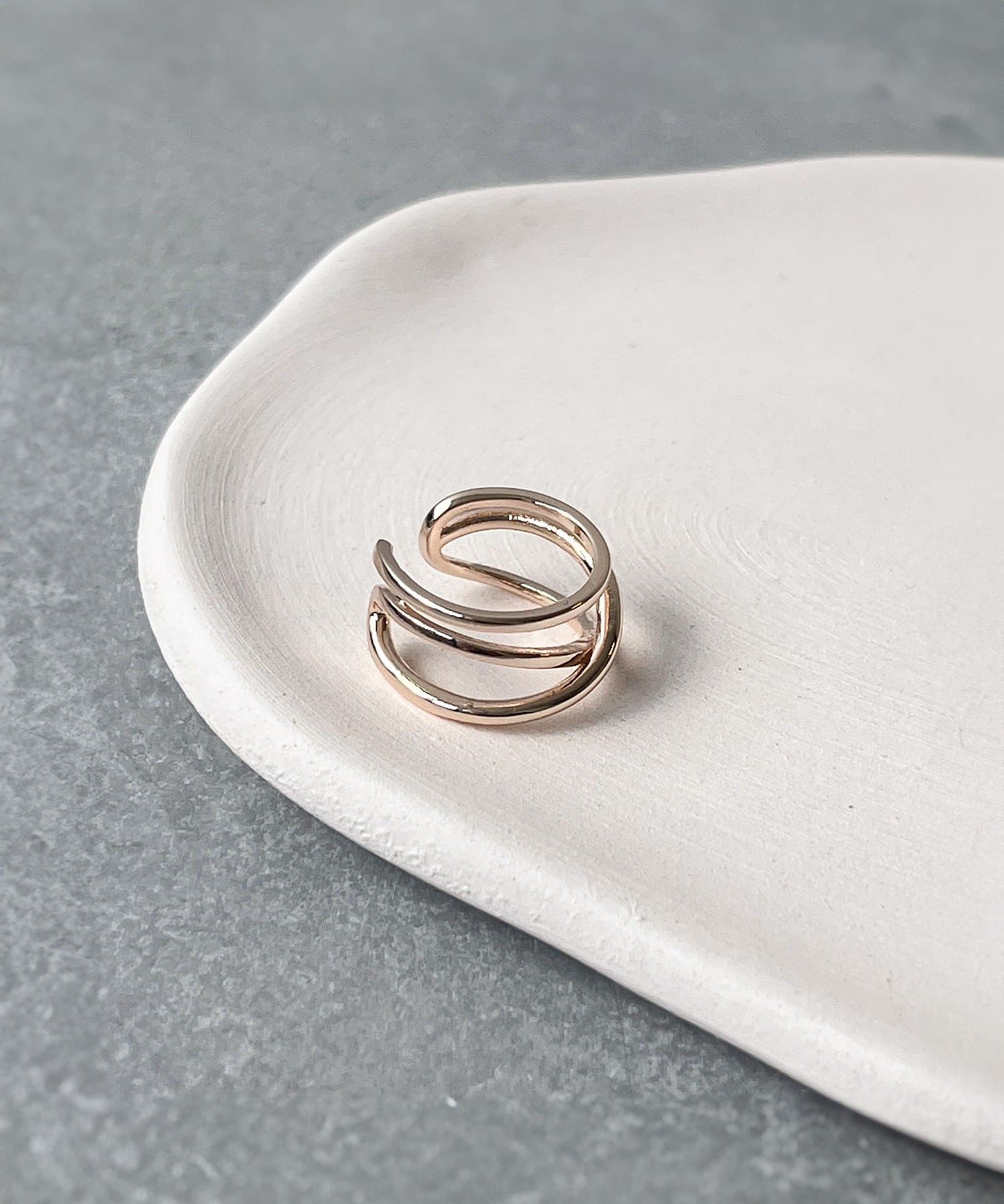 3COINS(スリーコインズ) 3連メタルイヤカフ