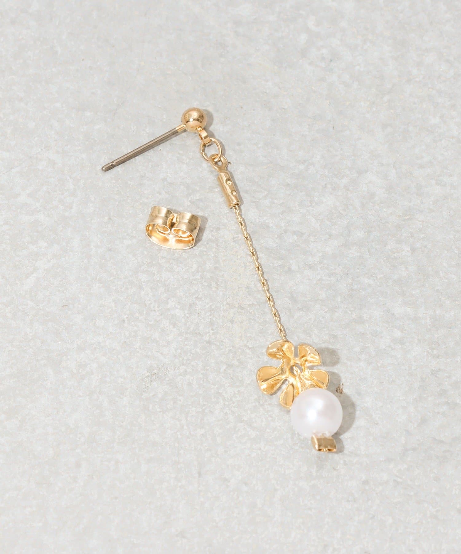 3COINS(スリーコインズ) サガリフラワーピアス