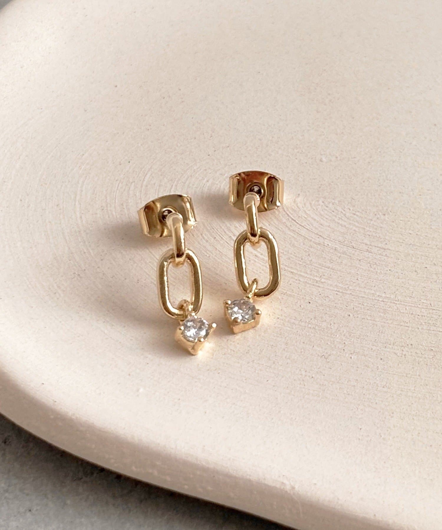 3COINS(スリーコインズ) チェーン風キュービックピアス