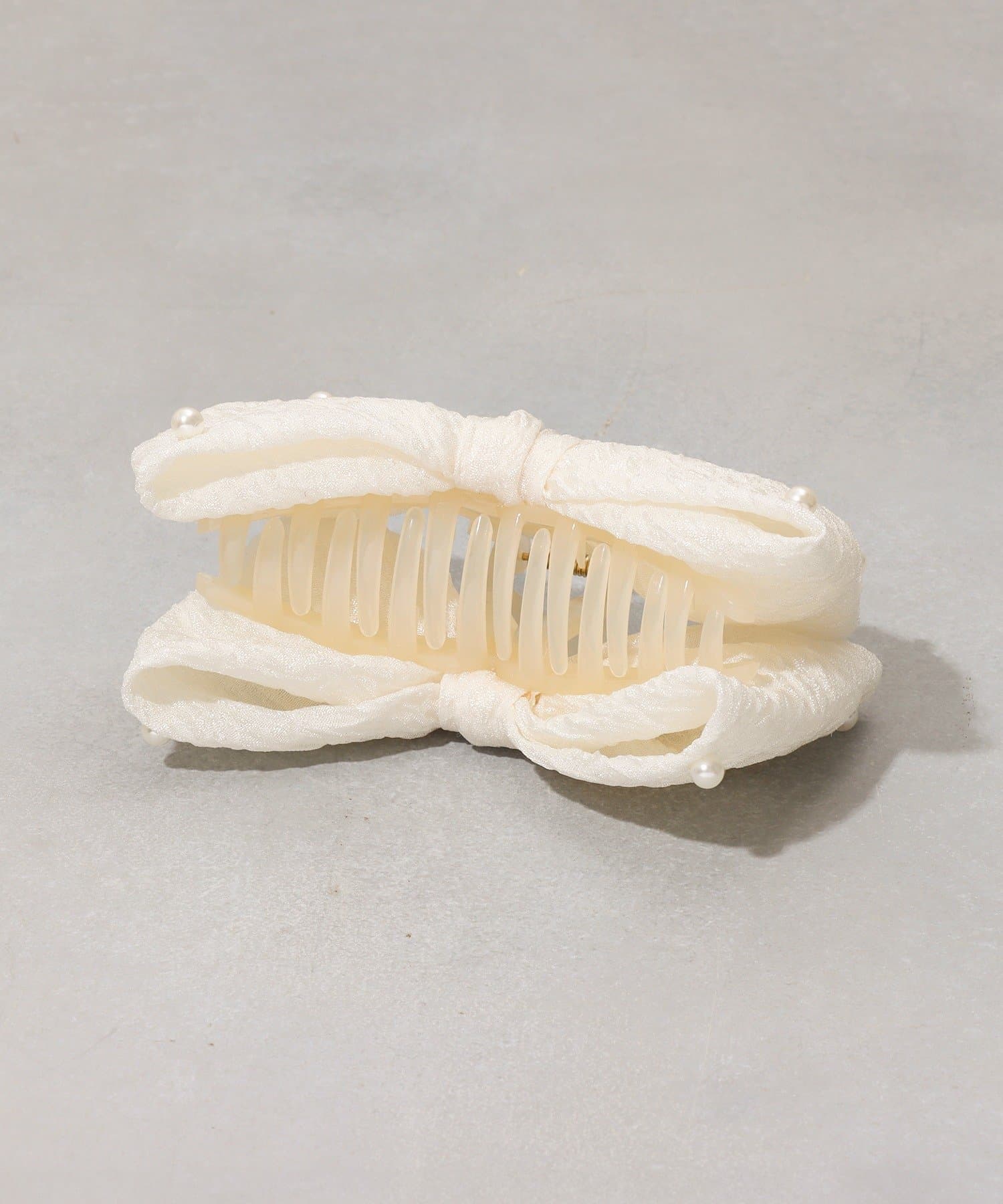 3COINS(スリーコインズ) ポコポコパール付きリボンバンス