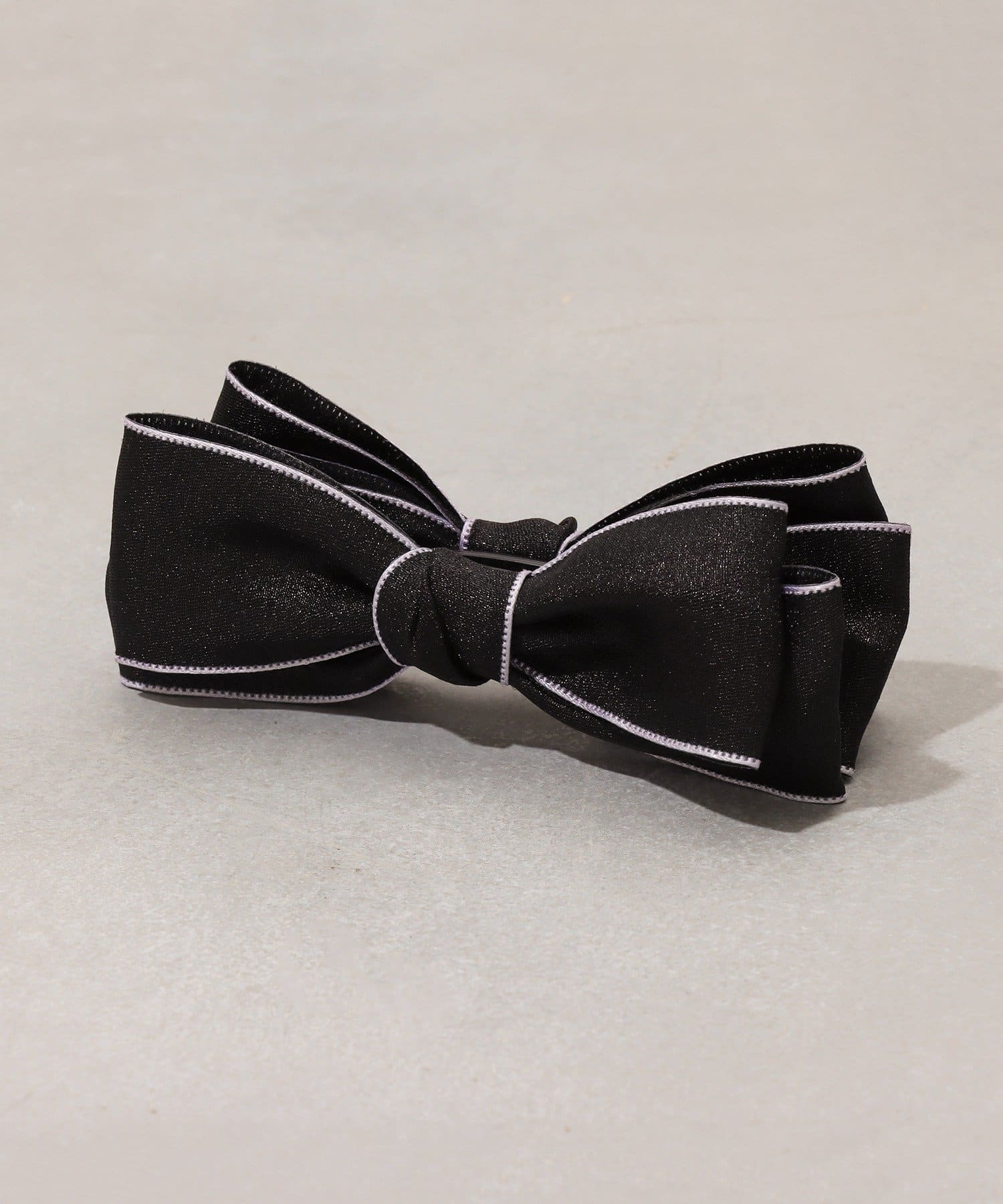 3COINS(スリーコインズ) パイピングダブルリボンバナナ