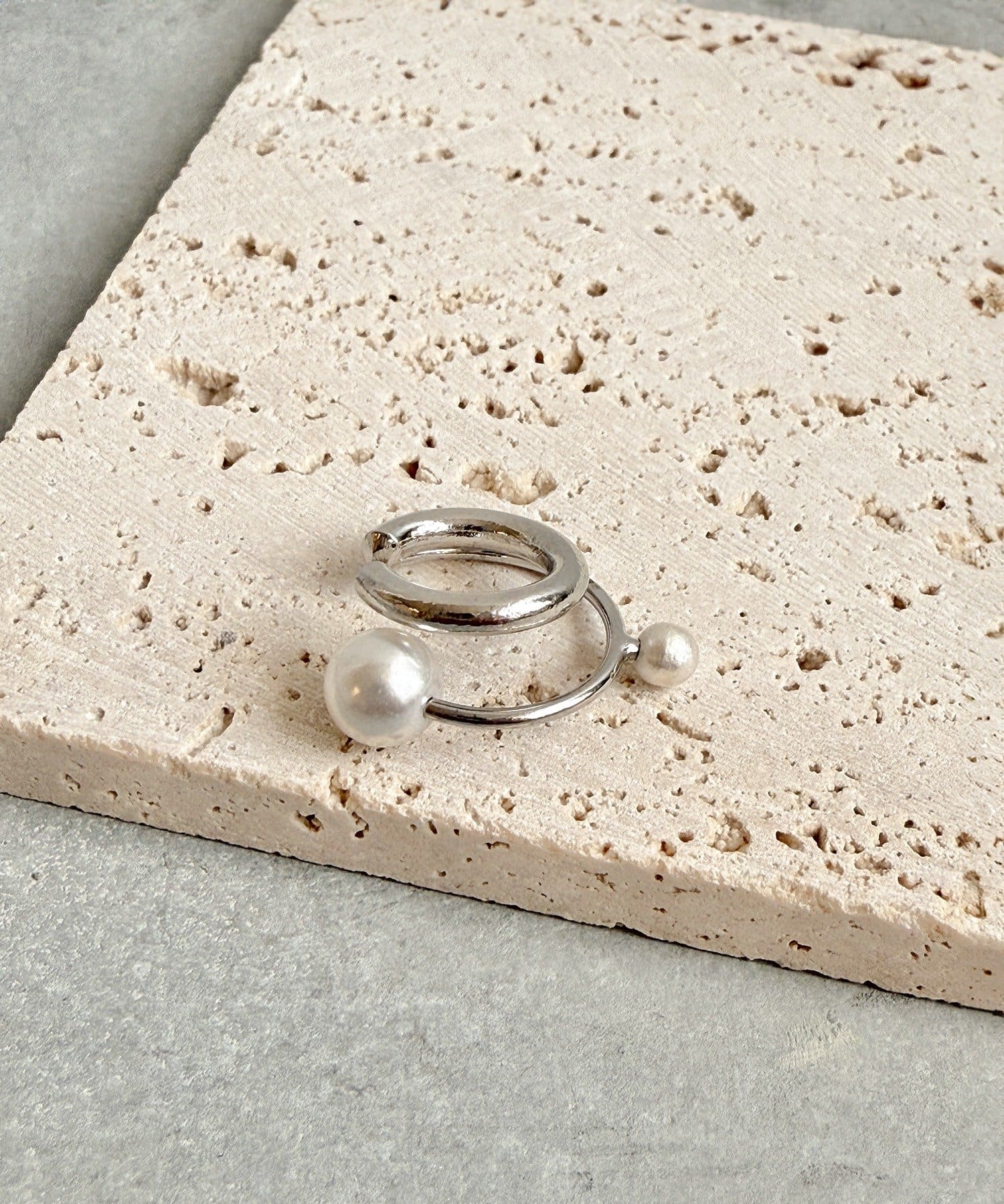 3COINS(スリーコインズ) 2ツパールメタルイヤカフ