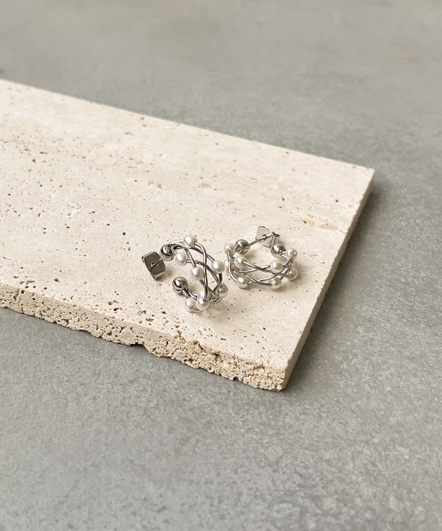 3COINS(スリーコインズ) アミパールフープピアス