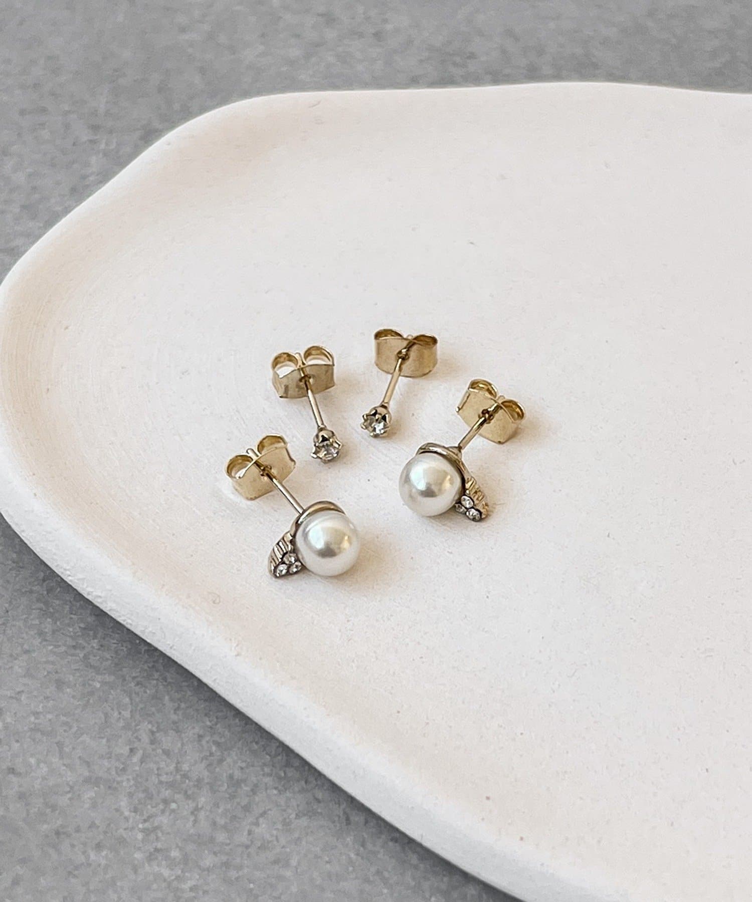 3COINS(スリーコインズ) ガラスパールピアス4個セット