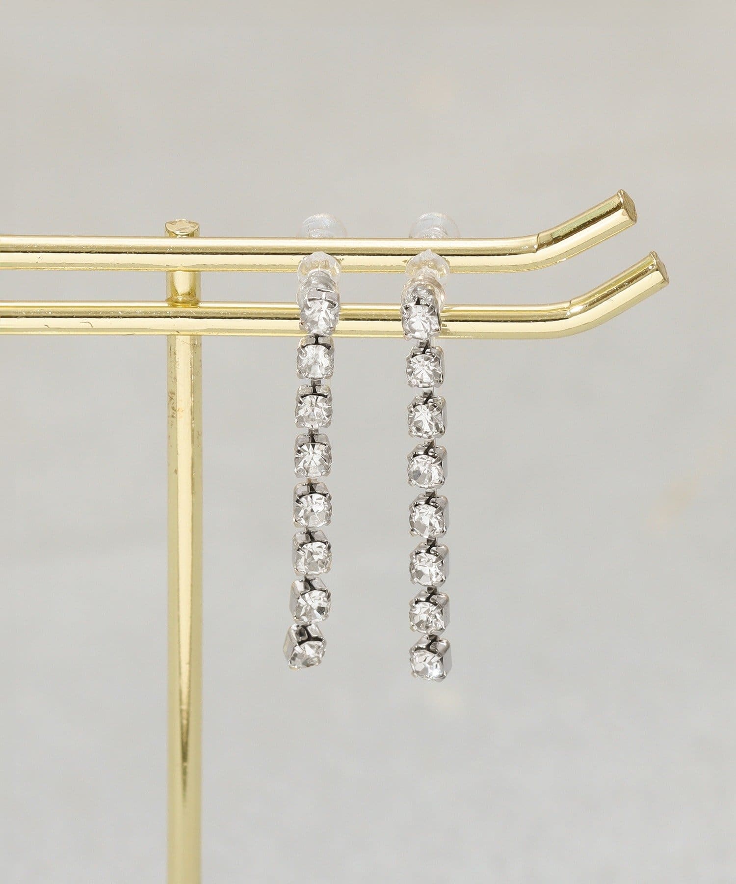 3COINS(スリーコインズ) 連ガラス樹脂イヤリング