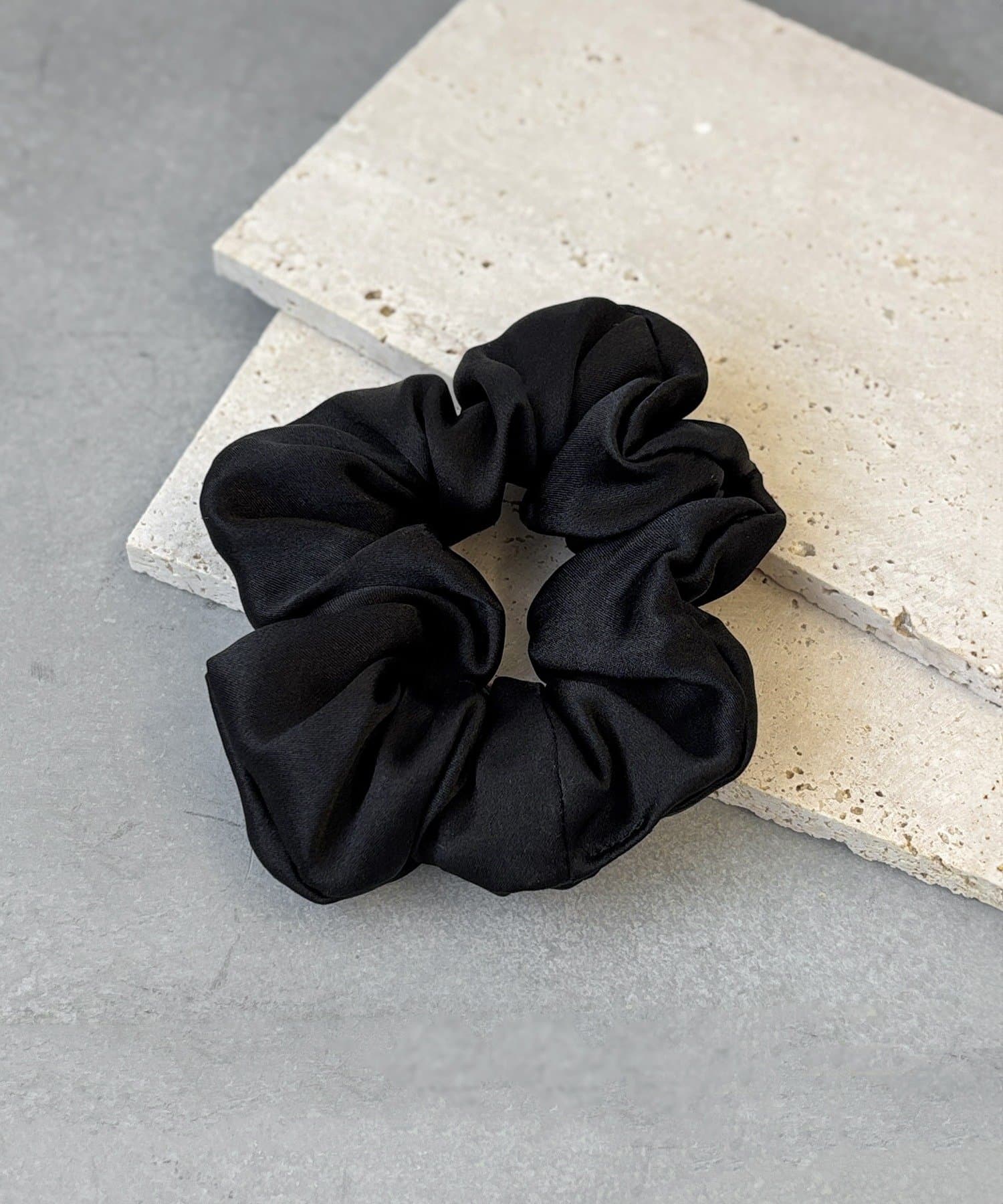 3COINS(スリーコインズ) シルクシュシュ