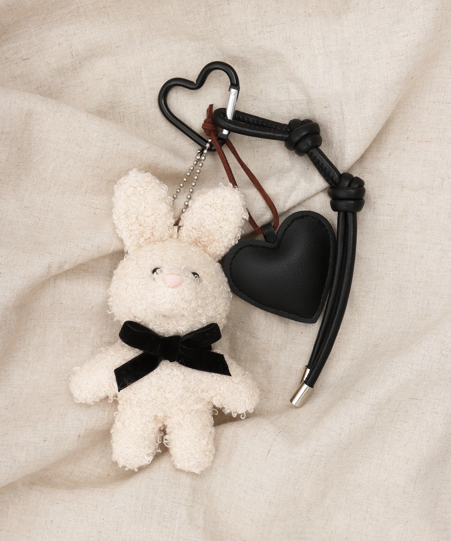 3COINS(スリーコインズ) うさぎハートキーホルダー