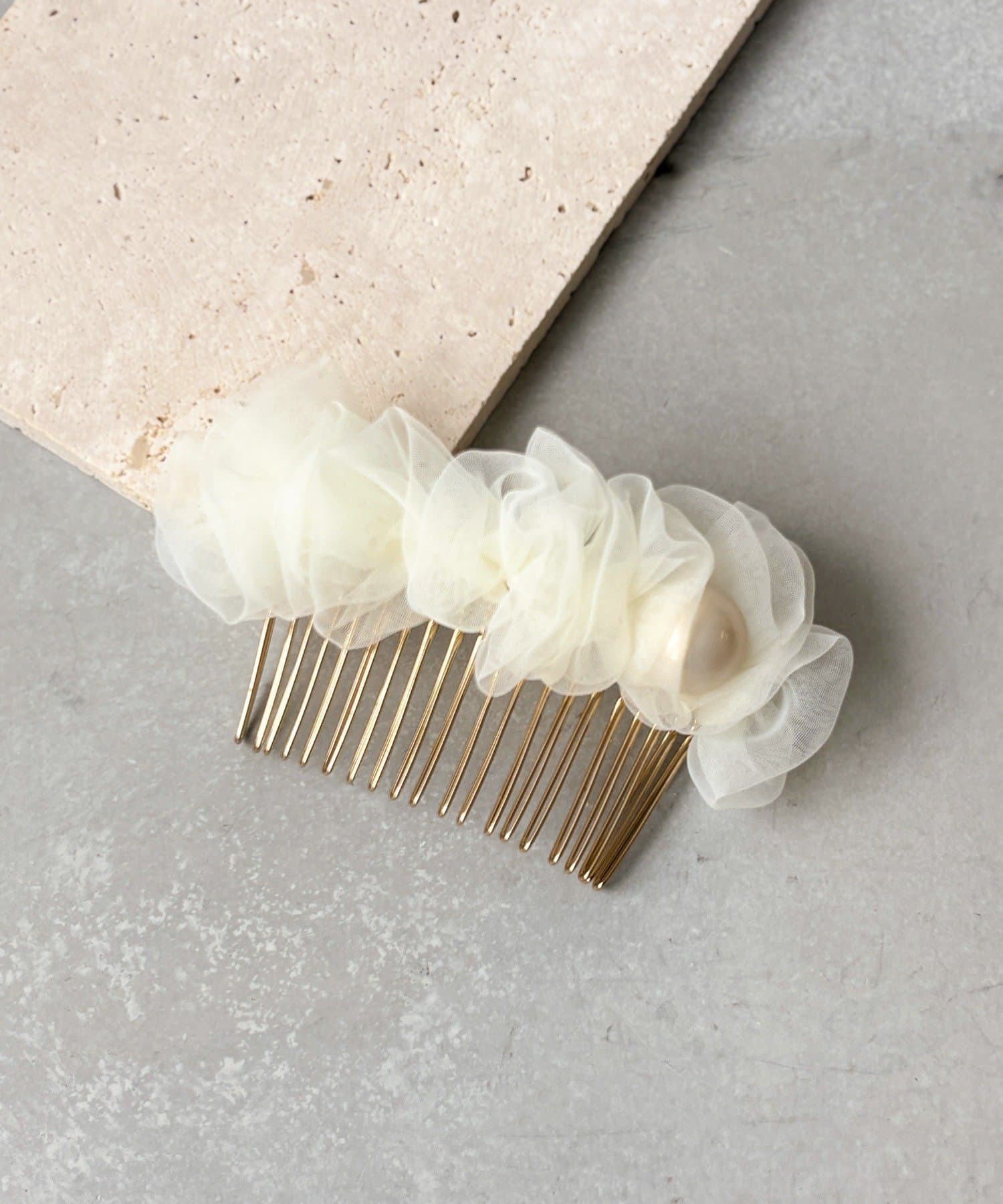 3COINS(スリーコインズ) チュールパールコーム