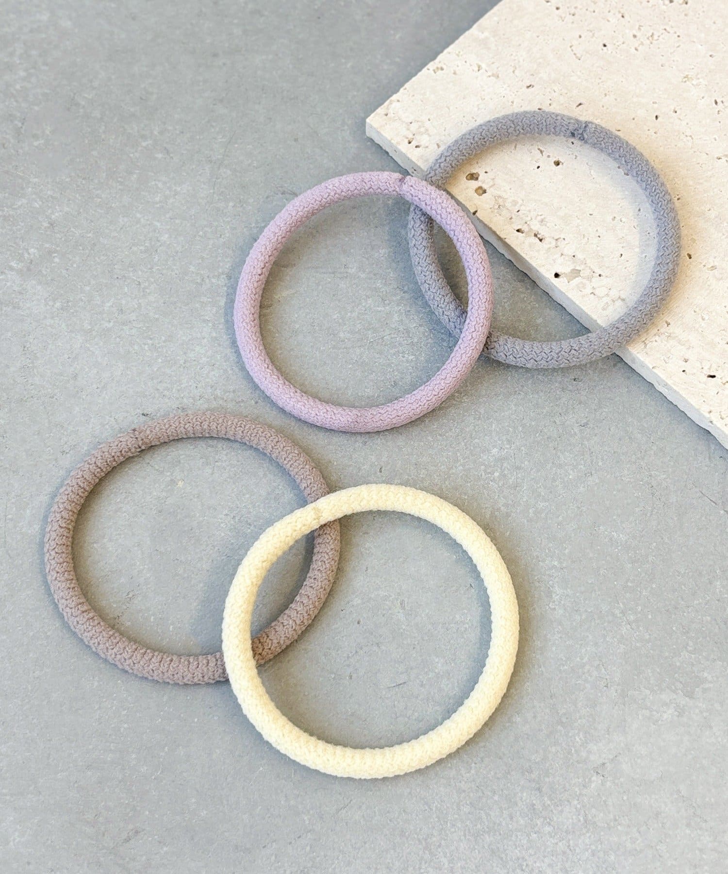 3COINS(スリーコインズ) シルクプロテインヘアゴム4個セット