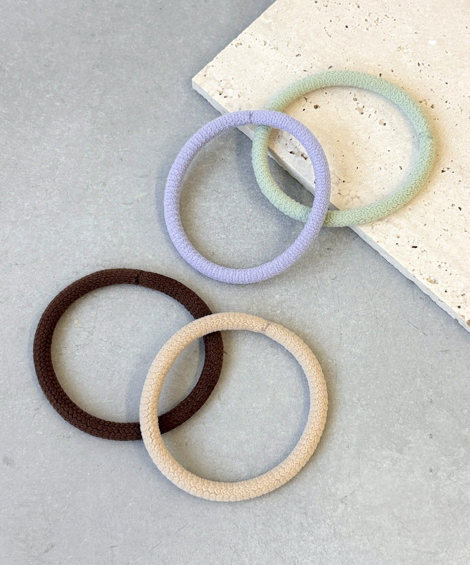 3COINS(スリーコインズ) シルクプロテインヘアゴム4個セット