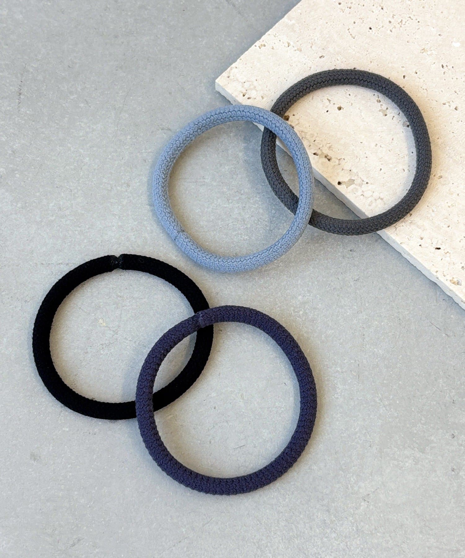 3COINS(スリーコインズ) シルクプロテインヘアゴム4個セット