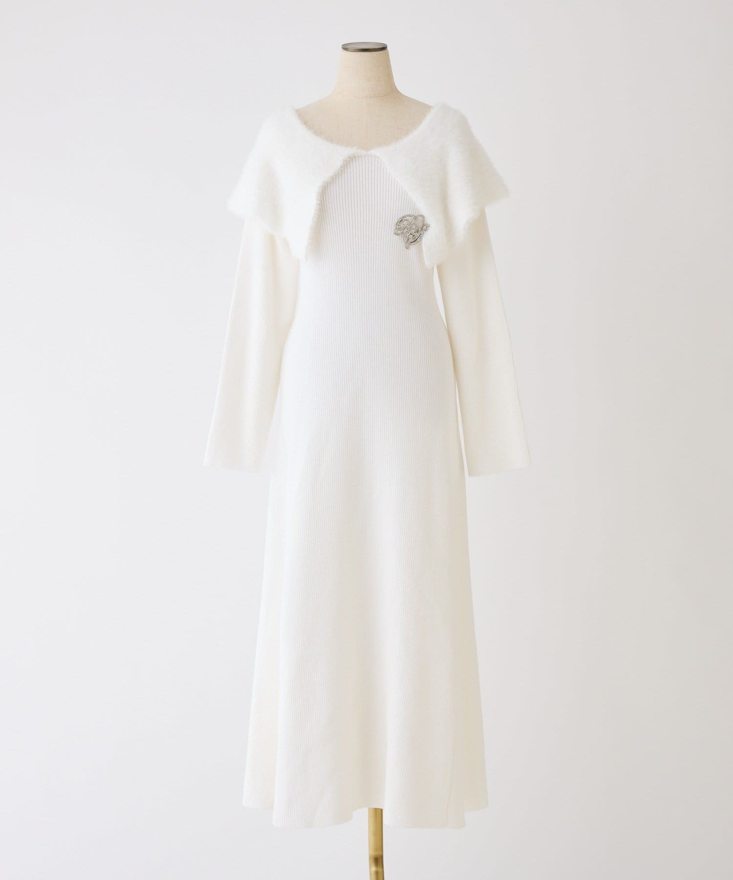 one after another NICE CLAUP(ワンアフターアナザー ナイスクラップ) ブローチ付きニットワンピース