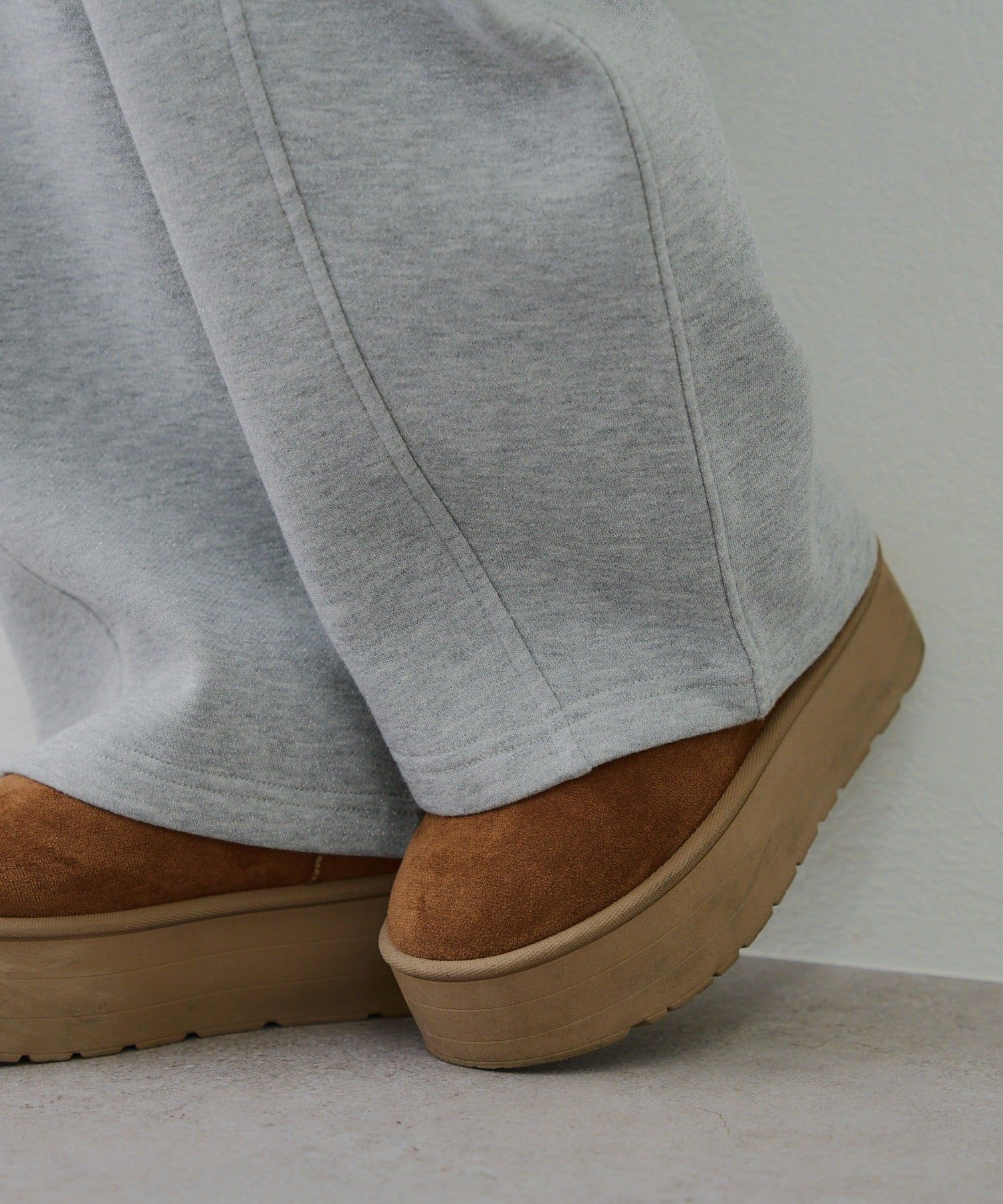 Remind me and forever(リマインドミーアンドフォーエバー) 【SETUP対応】キラキラロゴスウェットパンツ