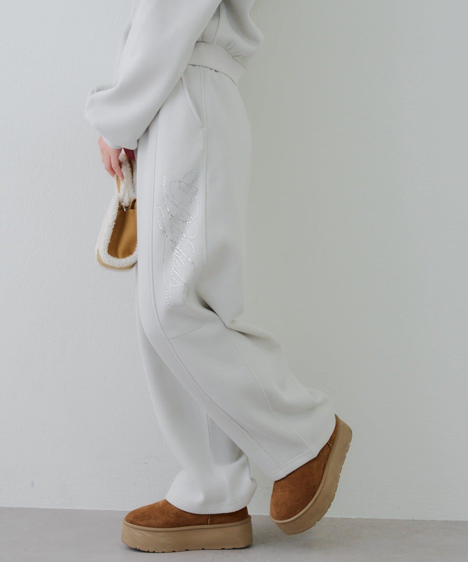 Remind me and forever(リマインドミーアンドフォーエバー) 【SETUP対応】キラキラロゴスウェットパンツ