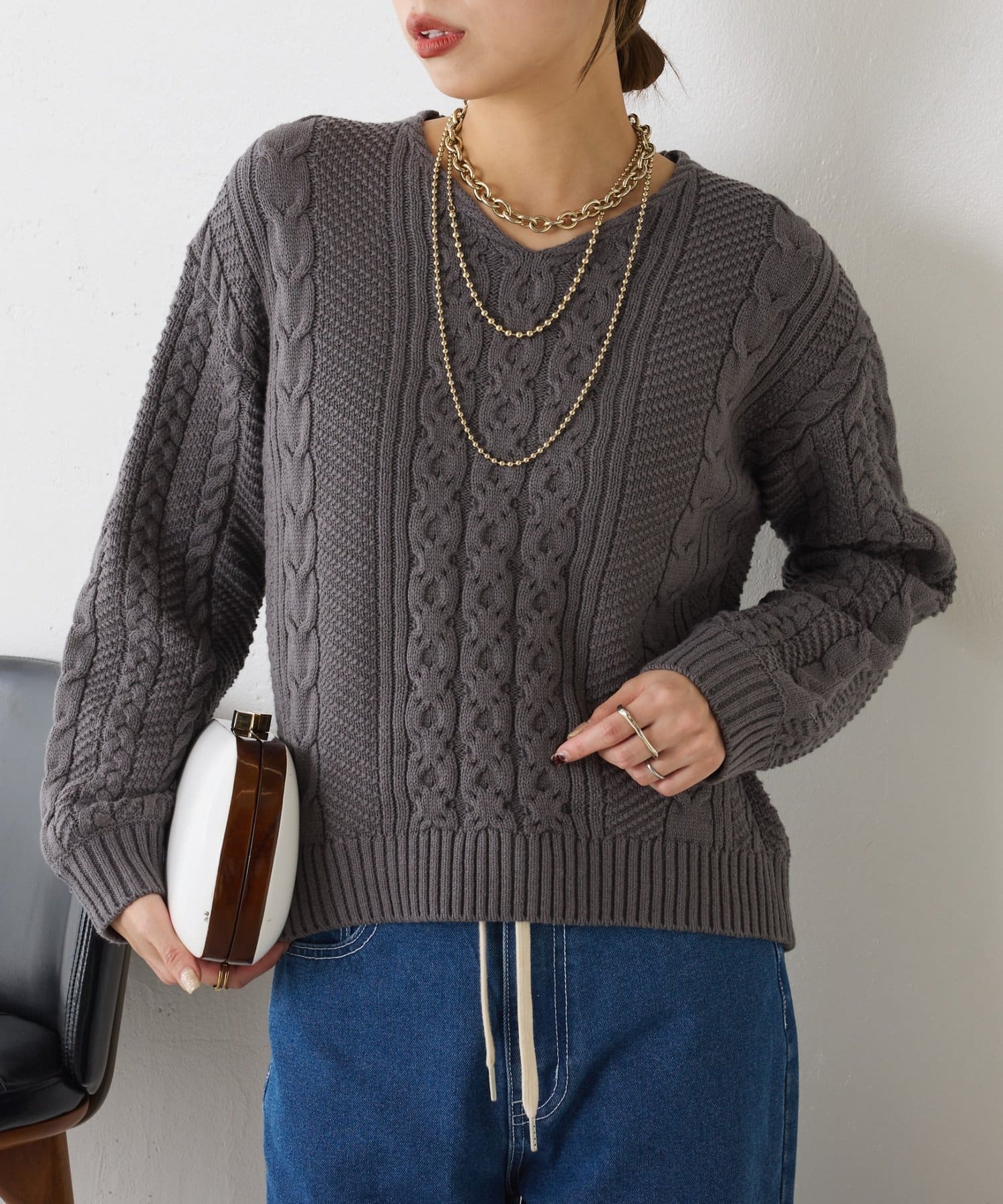 Jena　espace merveilleux(ジェナ　エスパスメルヴェイユ) ケーブルVネックニット