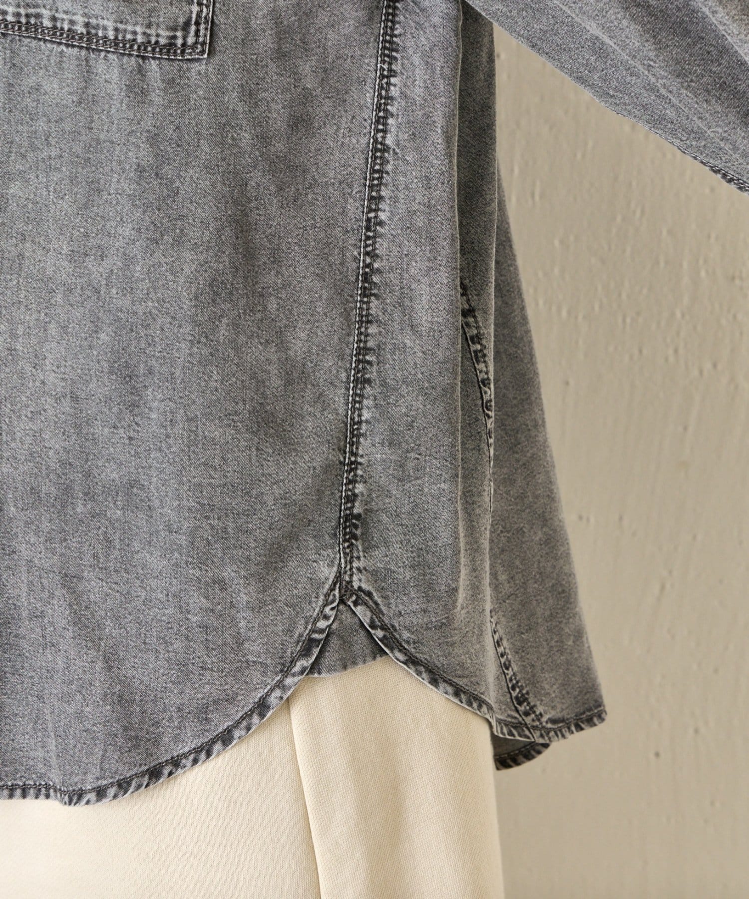 Jena　espace merveilleux(ジェナ　エスパスメルヴェイユ) ギャザーデニムシャツ