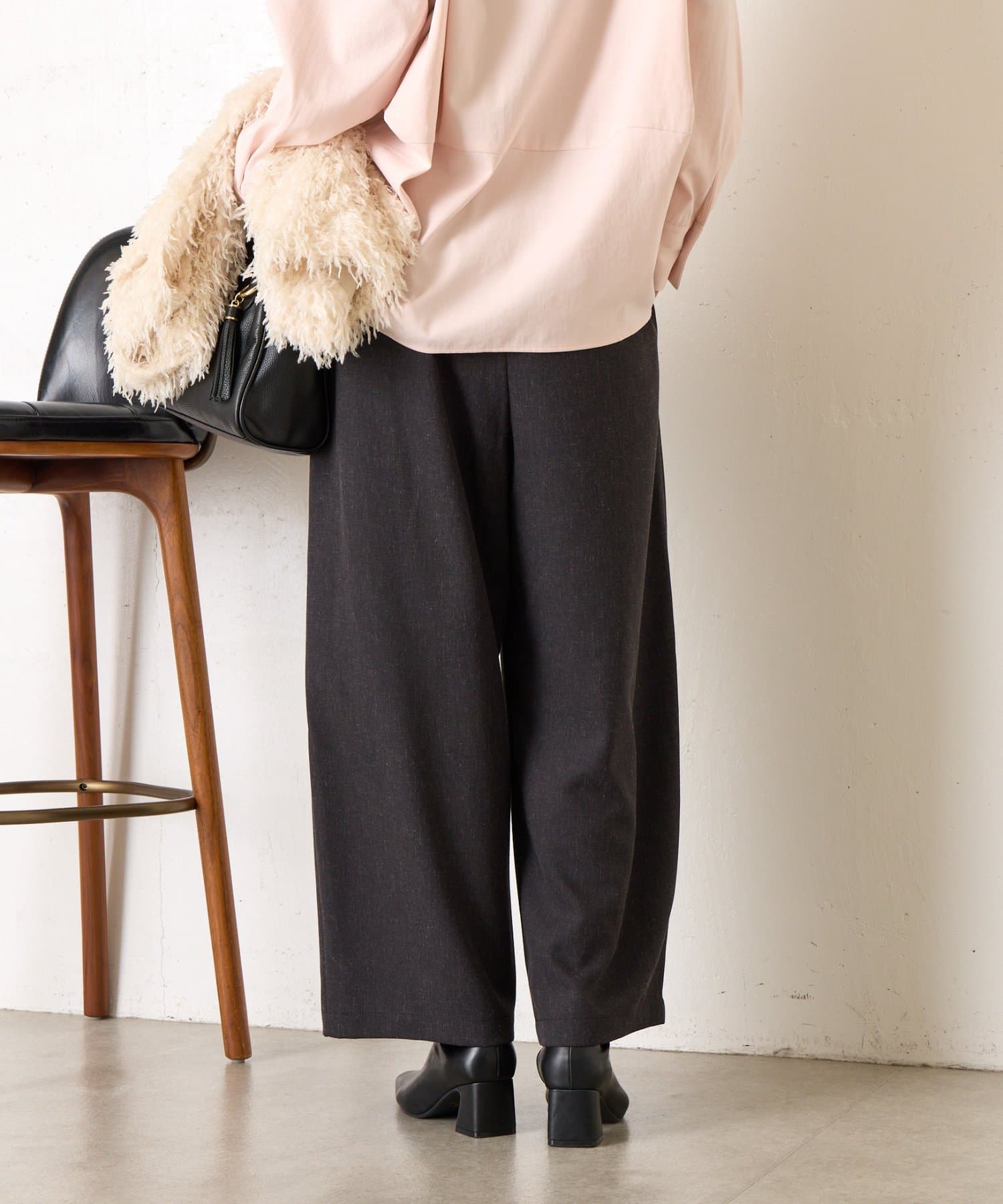 Jena　espace merveilleux(ジェナ　エスパスメルヴェイユ) 【やわらぐ艶カーブ】メランジカーブパンツ