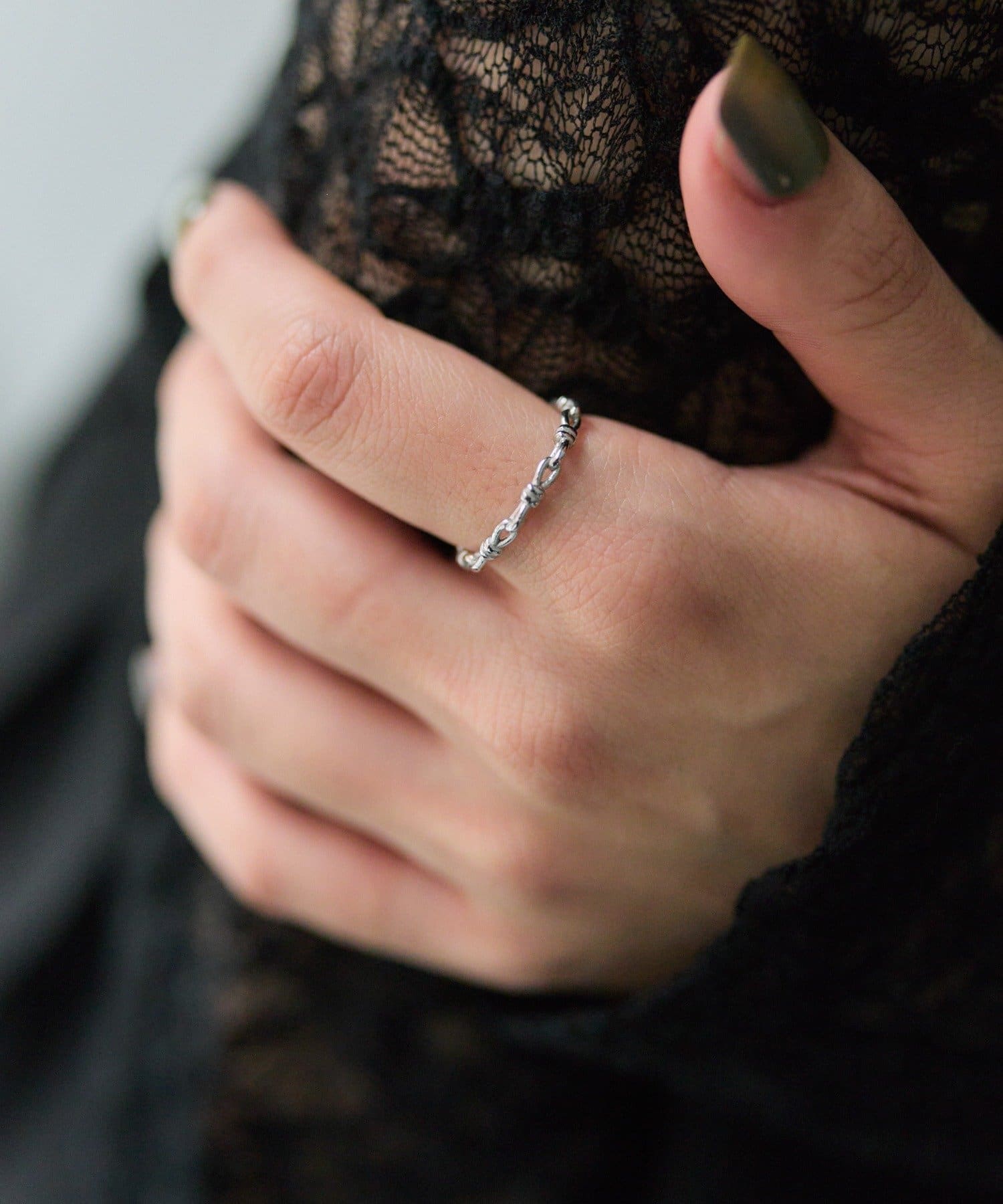 ear PAPILLONNER(イア パピヨネ) 《金属アレルギー対応/ステンレス》インフィニティチェーンリング