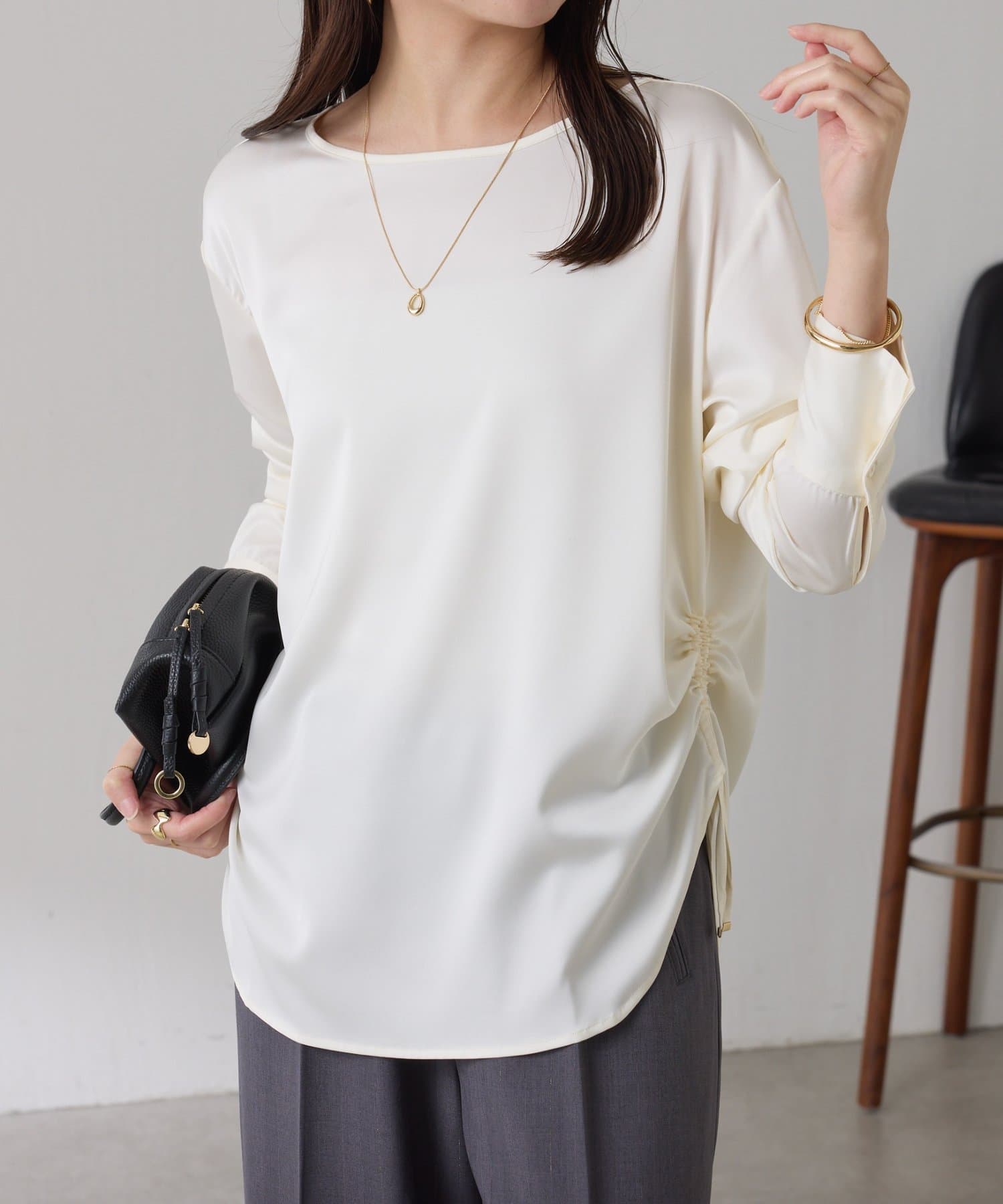 COLLAGE GALLARDAGALANTE(コラージュ ガリャルダガランテ) 【伸びるサテン生地】サテンサイドドロストTブラウス/セレモニー