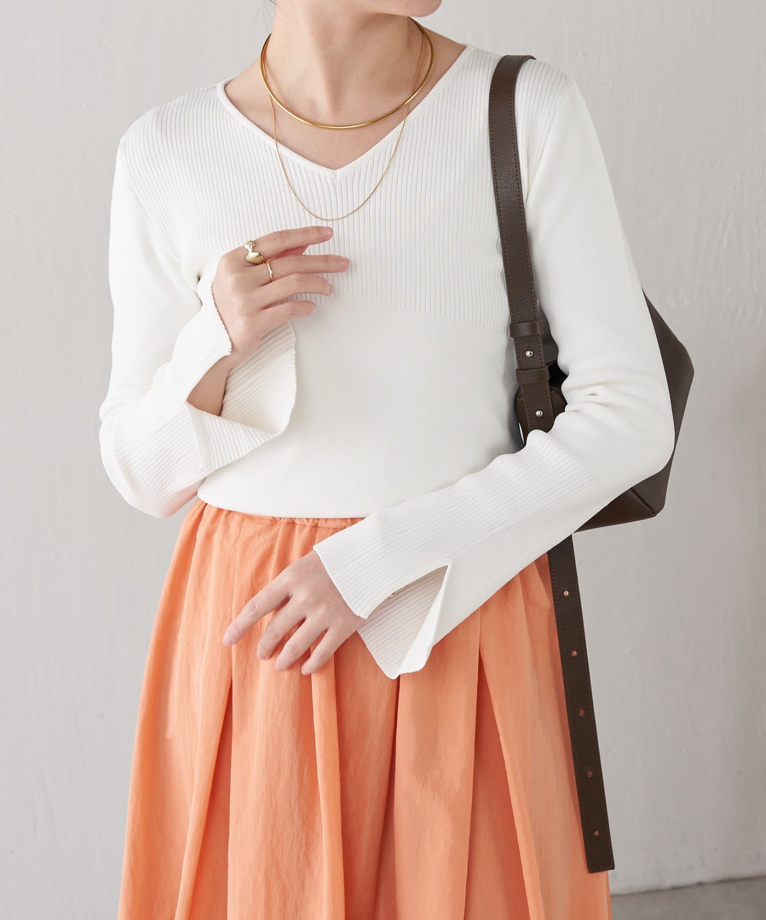 上品見え】リブ切替Vネックニット | COLLAGE GALLARDAGALANTE