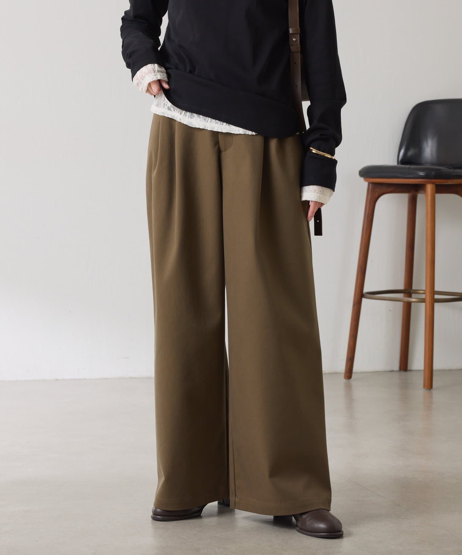 COLLAGE GALLARDAGALANTE(コラージュ ガリャルダガランテ) 【美脚/腰回りカバー】タックワイドチノパンツ