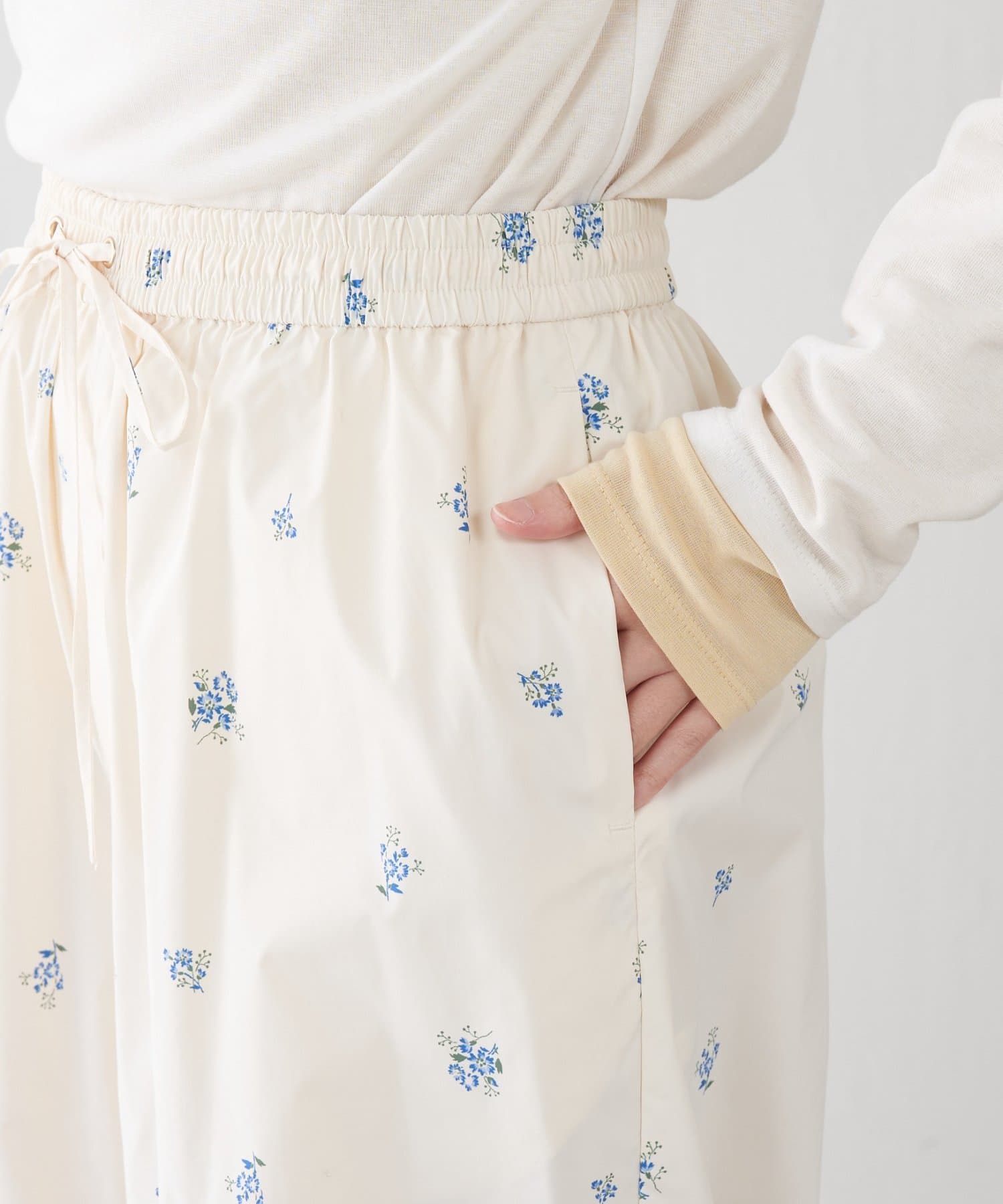 COLLAGE GALLARDAGALANTE(コラージュ ガリャルダガランテ) 小花柄パラシュートパンツ