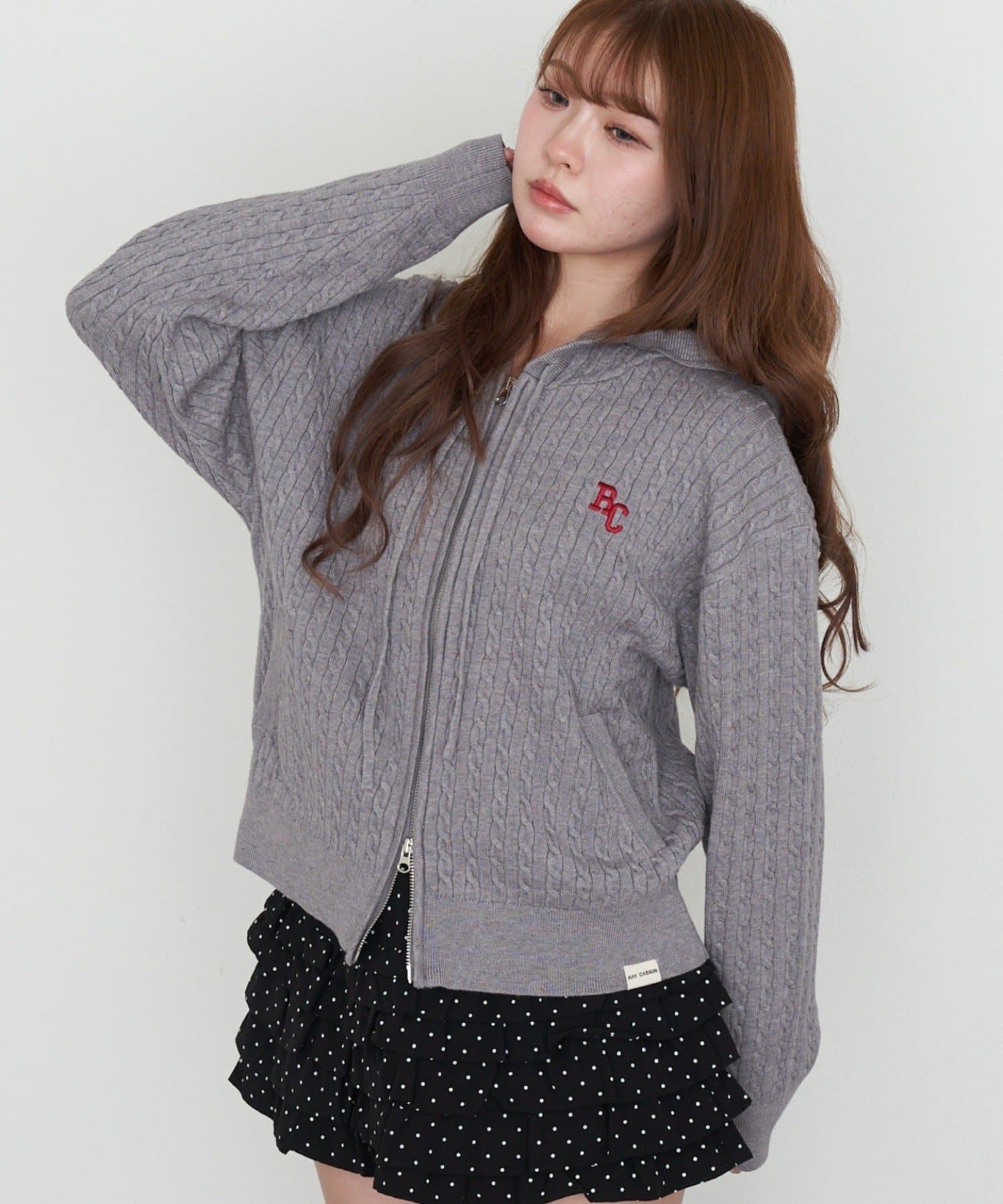 RAY CASSIN(レイカズン) ケーブル胸刺繍パーカー