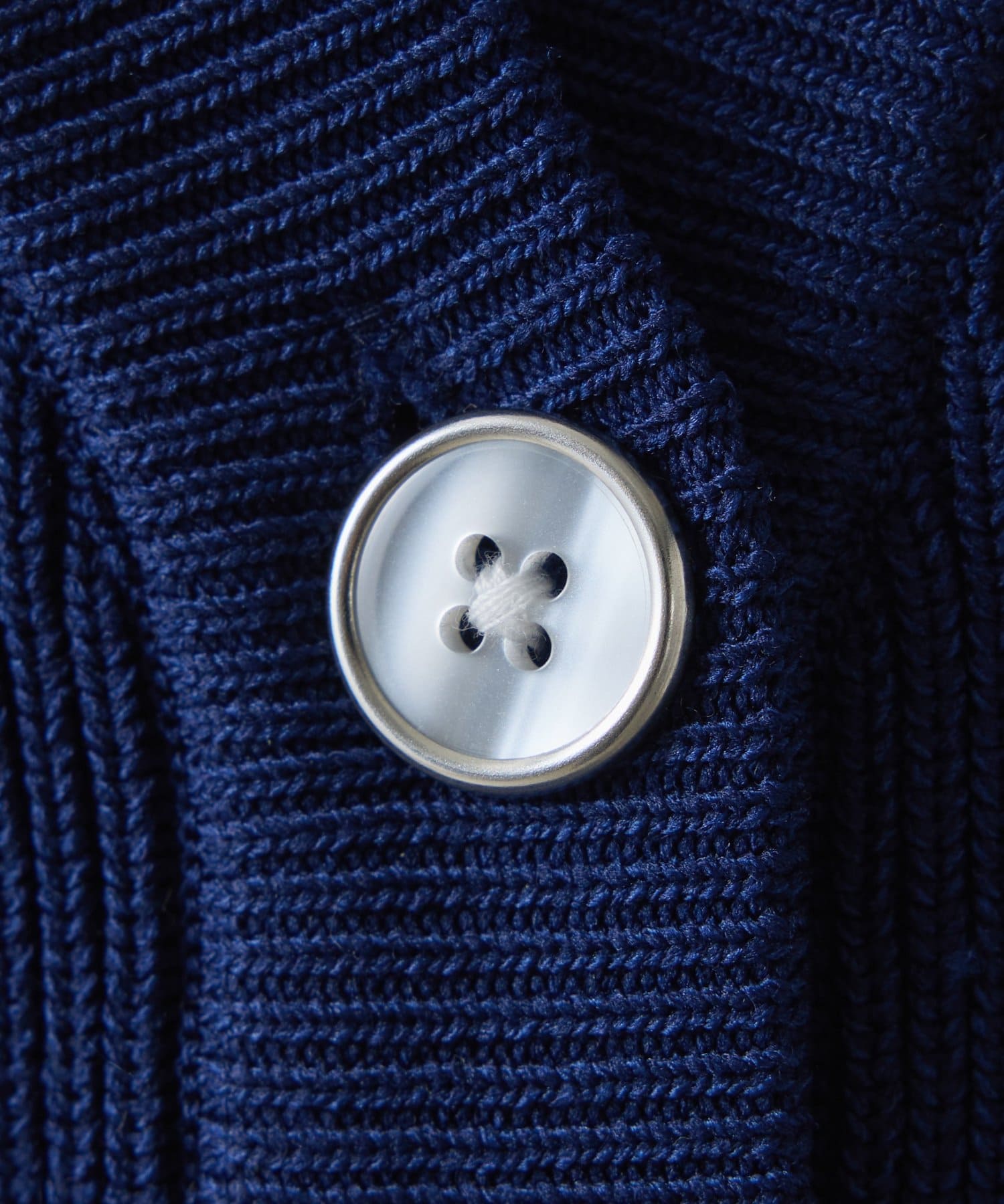 COLLAGE GALLARDAGALANTE(コラージュ ガリャルダガランテ) 【腰周りカバー】ツヤボタンカーディガン