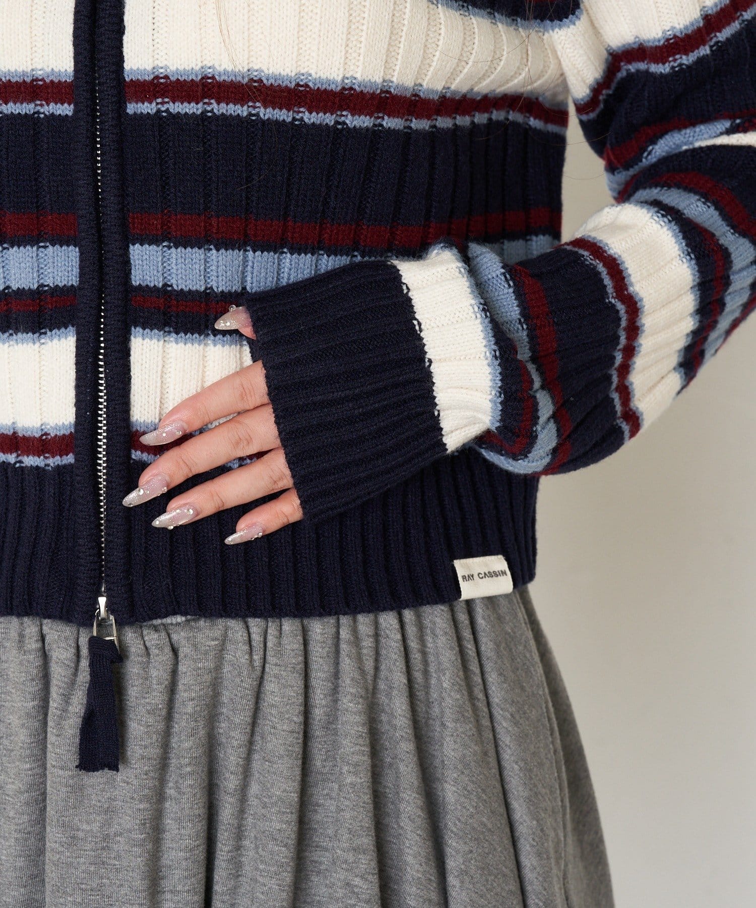 RAY CASSIN(レイカズン) ロゴハイネックジップニット