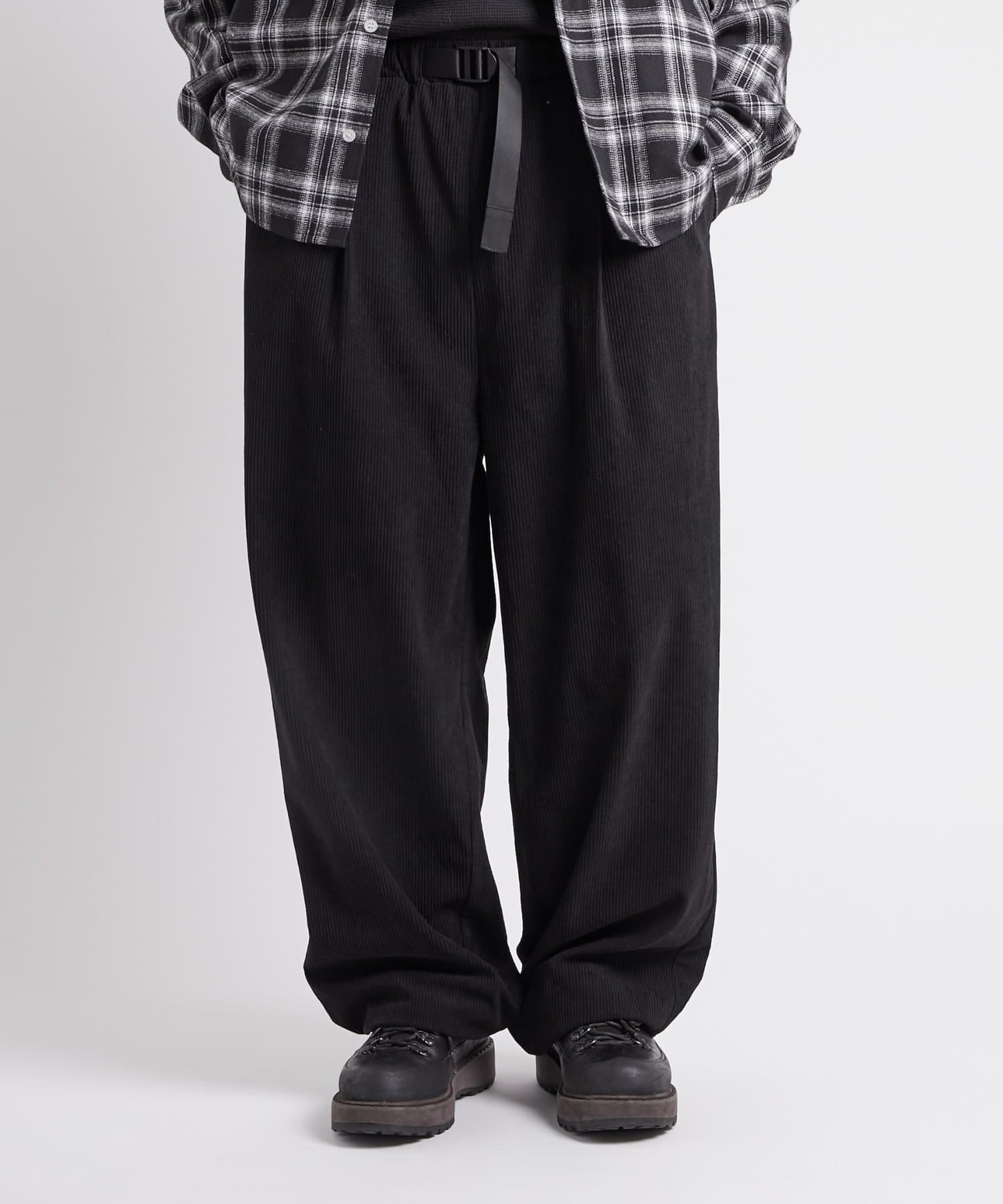 WHO’S WHO gallery(フーズフーギャラリー) 【WEB限定】 KOOKY'Nコーデュロイワイドイージーパンツ