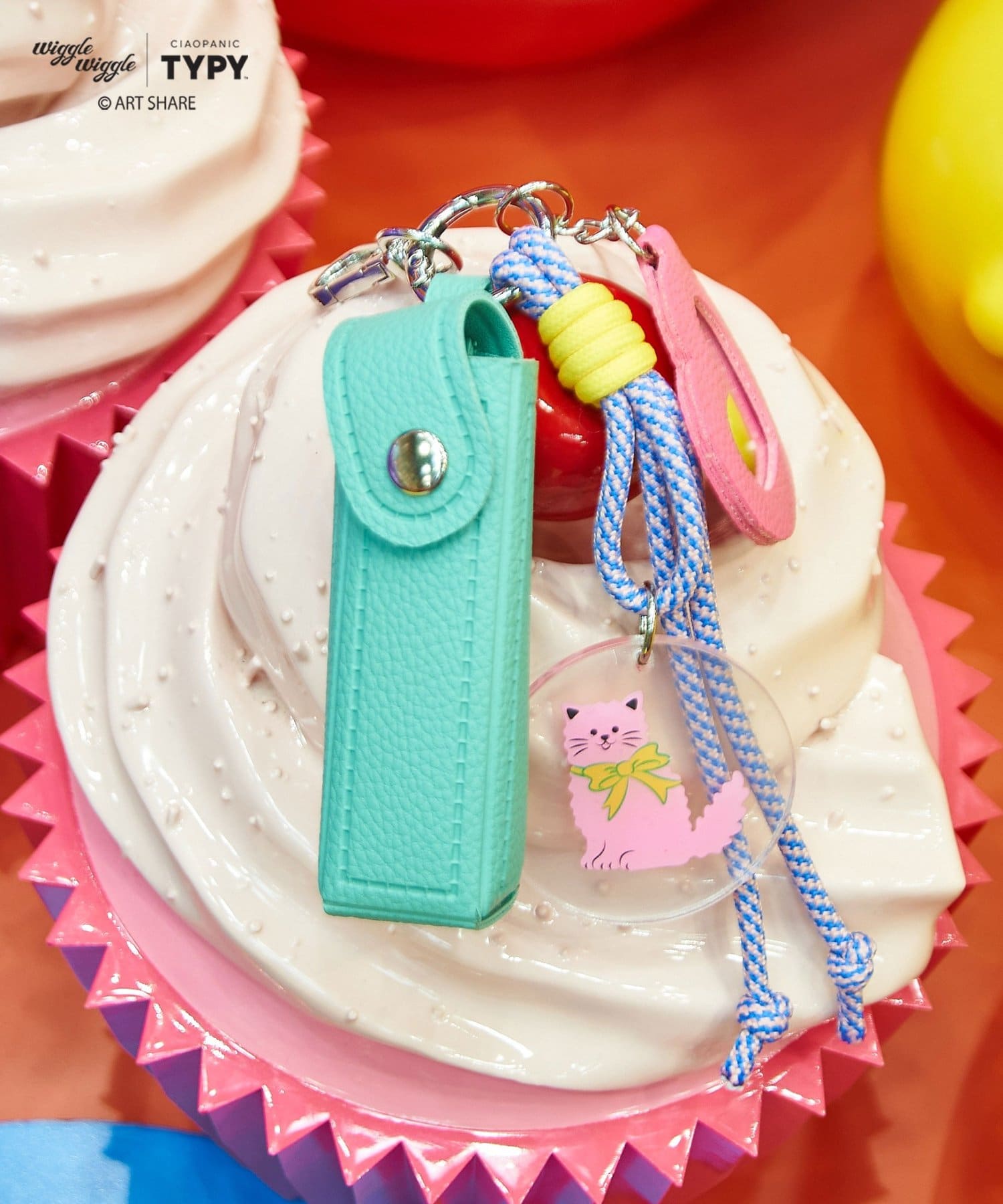 CIAOPANIC TYPY(チャオパニックティピー) 【wiggle wiggle】リップケース＆ミラー付きチャーム