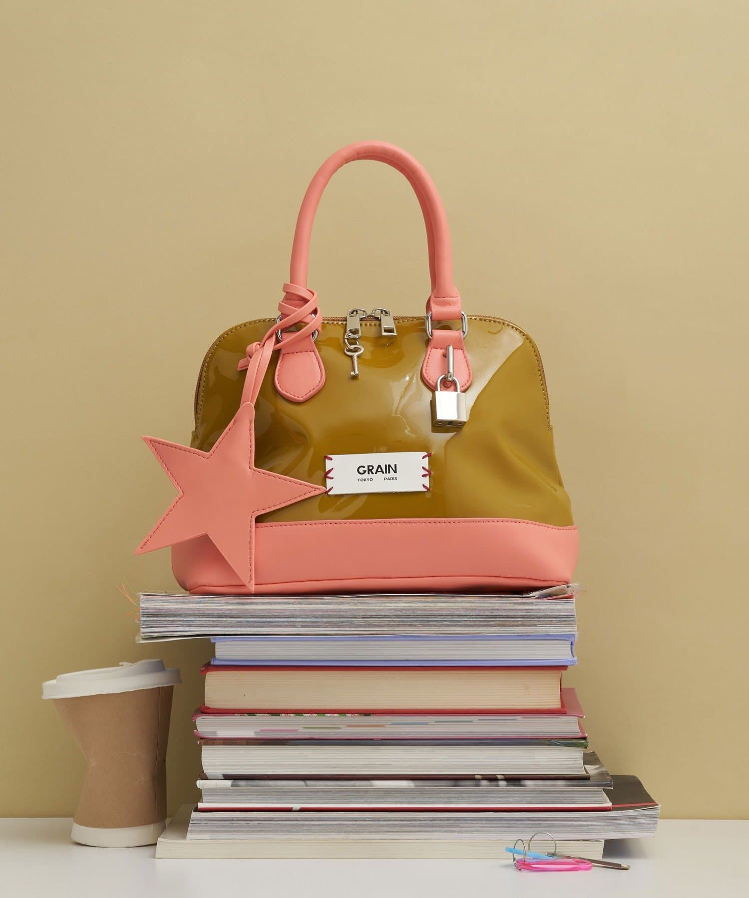 CIAOPANIC(チャオパニック) 【GRAIN/グレイン】スターチャームエナメルボストンバッグ