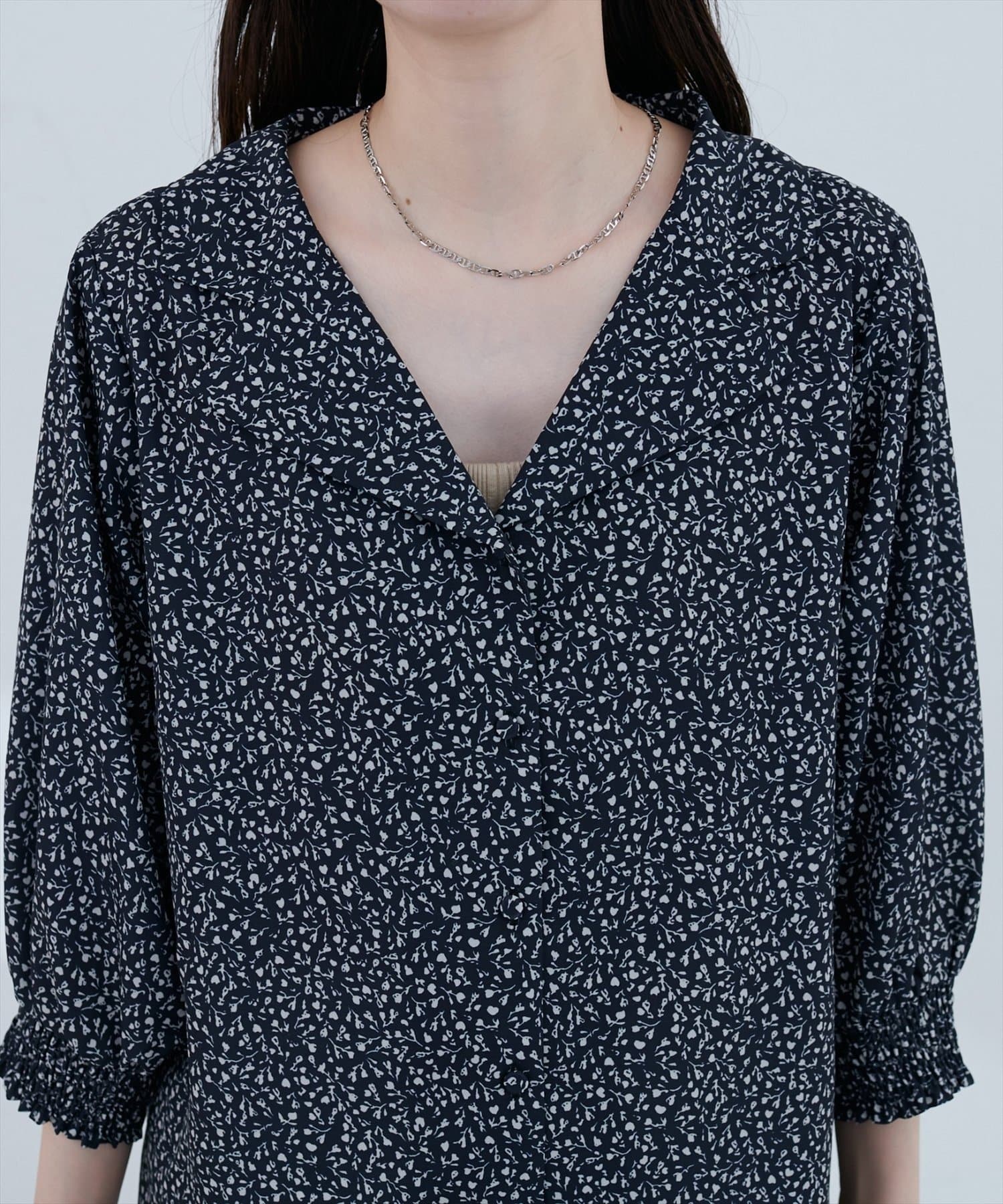 NICE CLAUP / OLIVE des OLIVE OUTLET(ナイスクラップ  / オリーブ デ オリーブ アウトレット) 【natural couture】オープンカラー袖口シャーリングブラウス