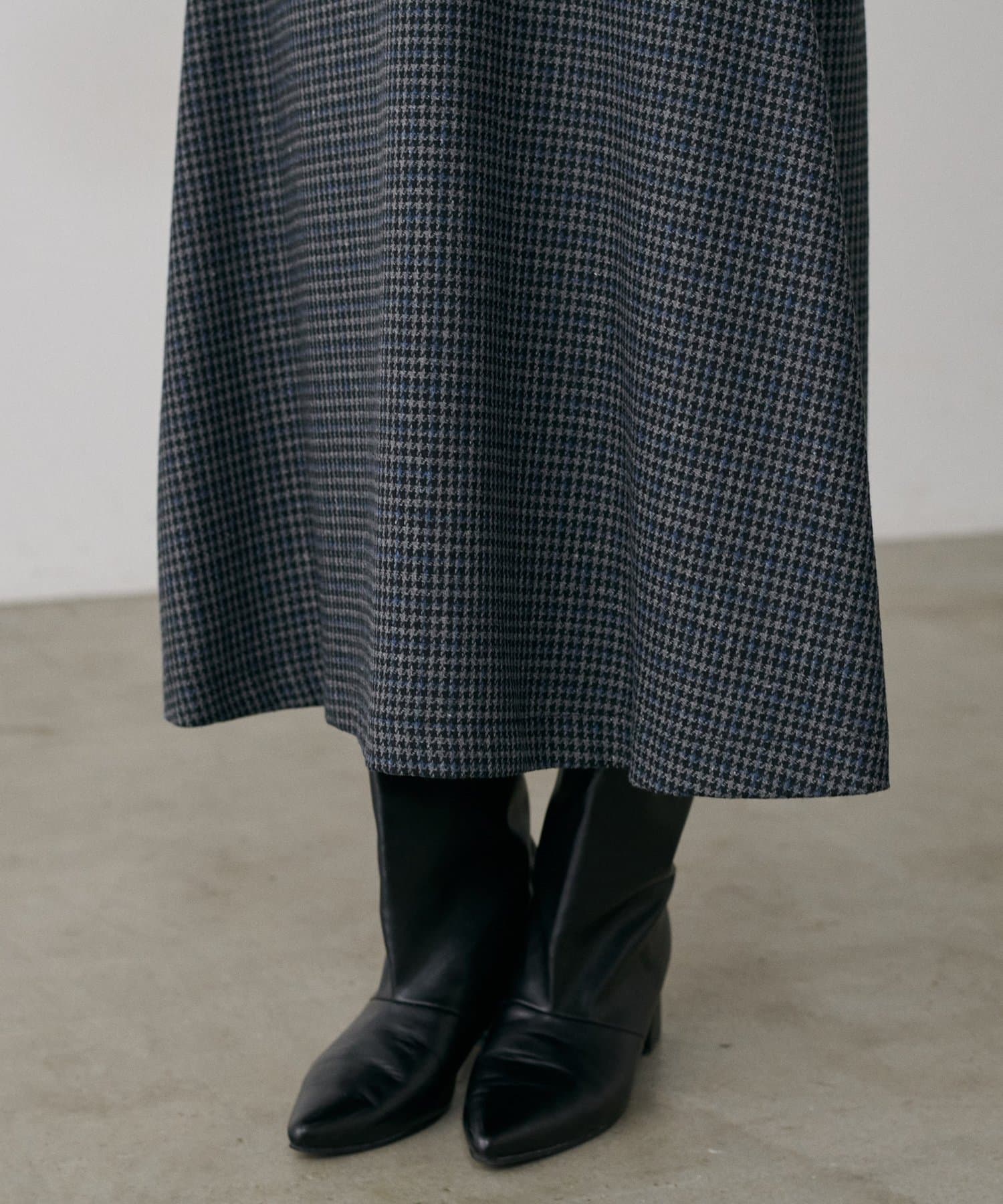 LARUTA(ラルータ) 巻き風千鳥柄スカート