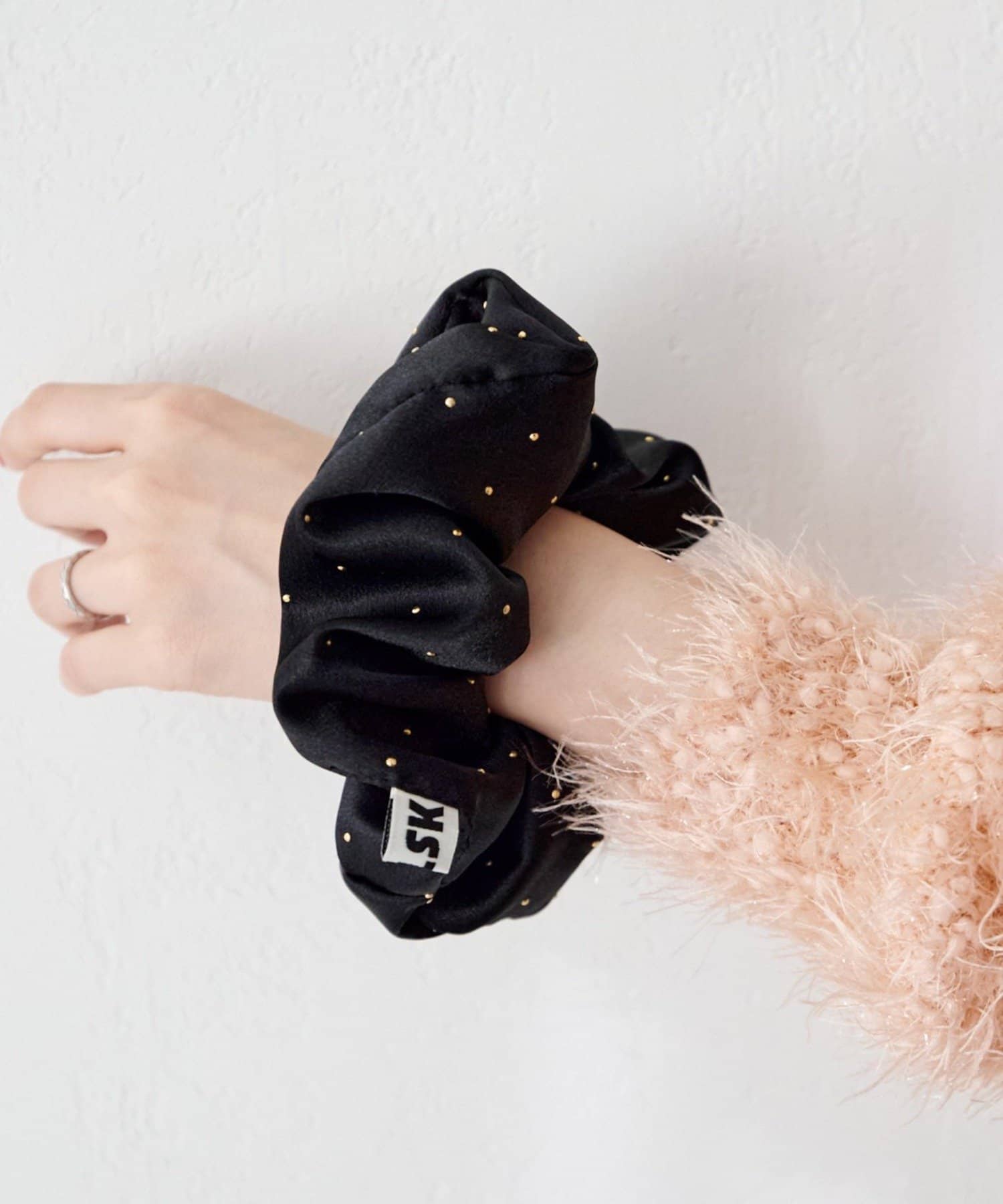 Kastane(カスタネ) 【新色追加/fiw.】スタッズサテンシュシュ