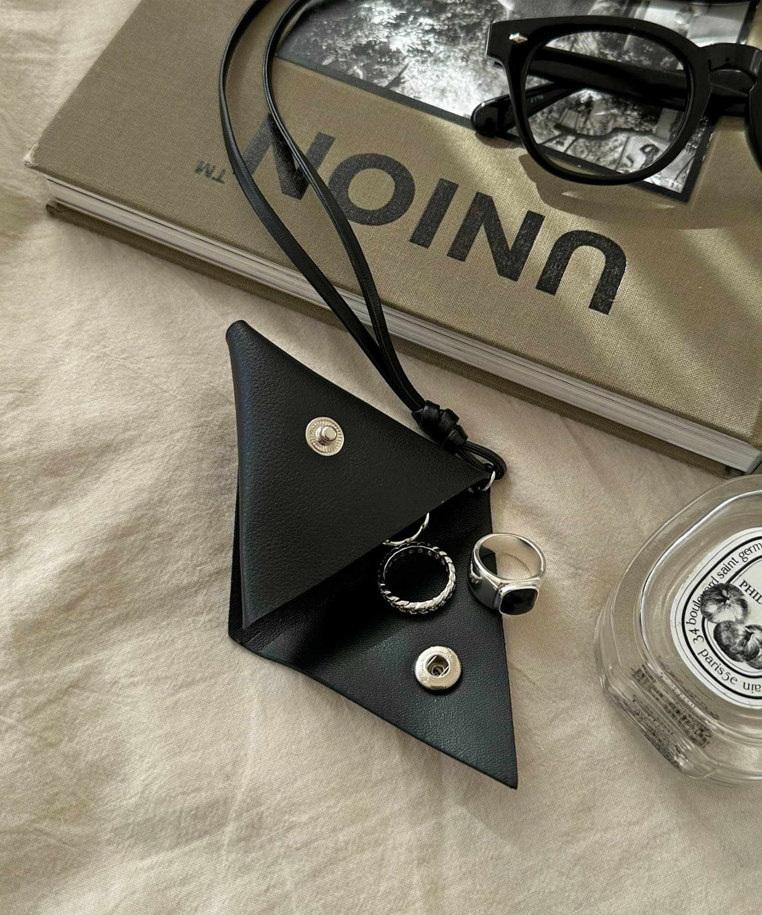 DISCOAT(ディスコート) 【Enlude】フェイクレザーネックポーチ