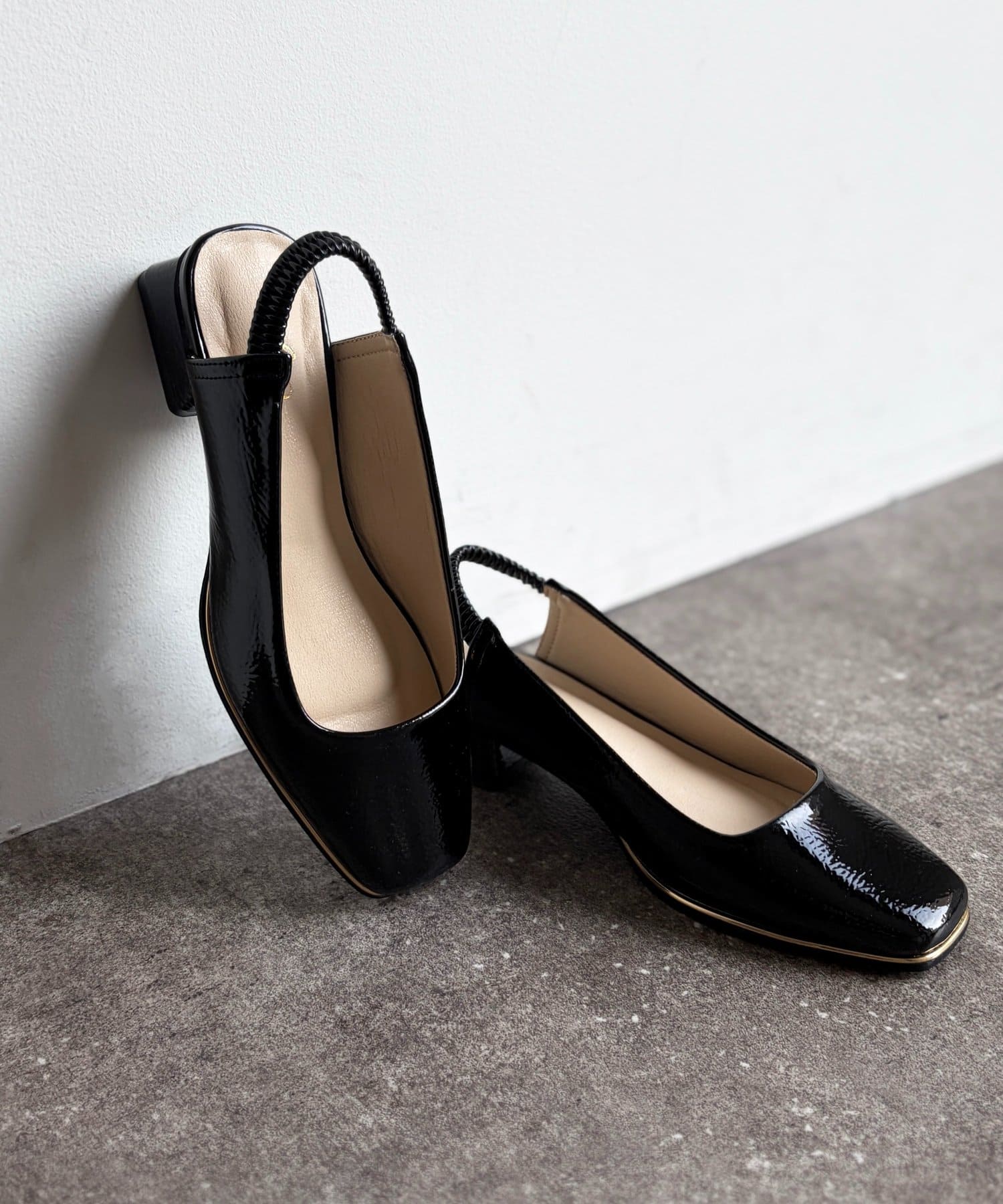 Chez toi(シェトワ) バックゴムパンプス