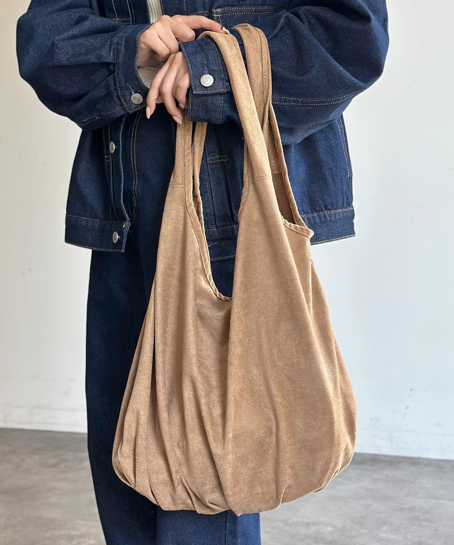 CPCM(シーピーシーエム) フェイクスエードワンハンドルショルダーバッグ