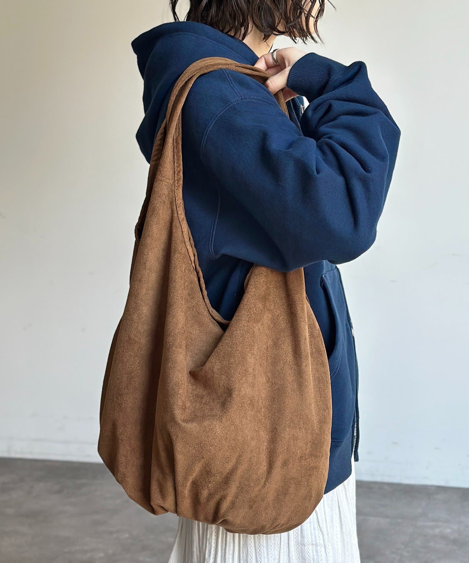 CPCM(シーピーシーエム) フェイクスエードワンハンドルショルダーバッグ