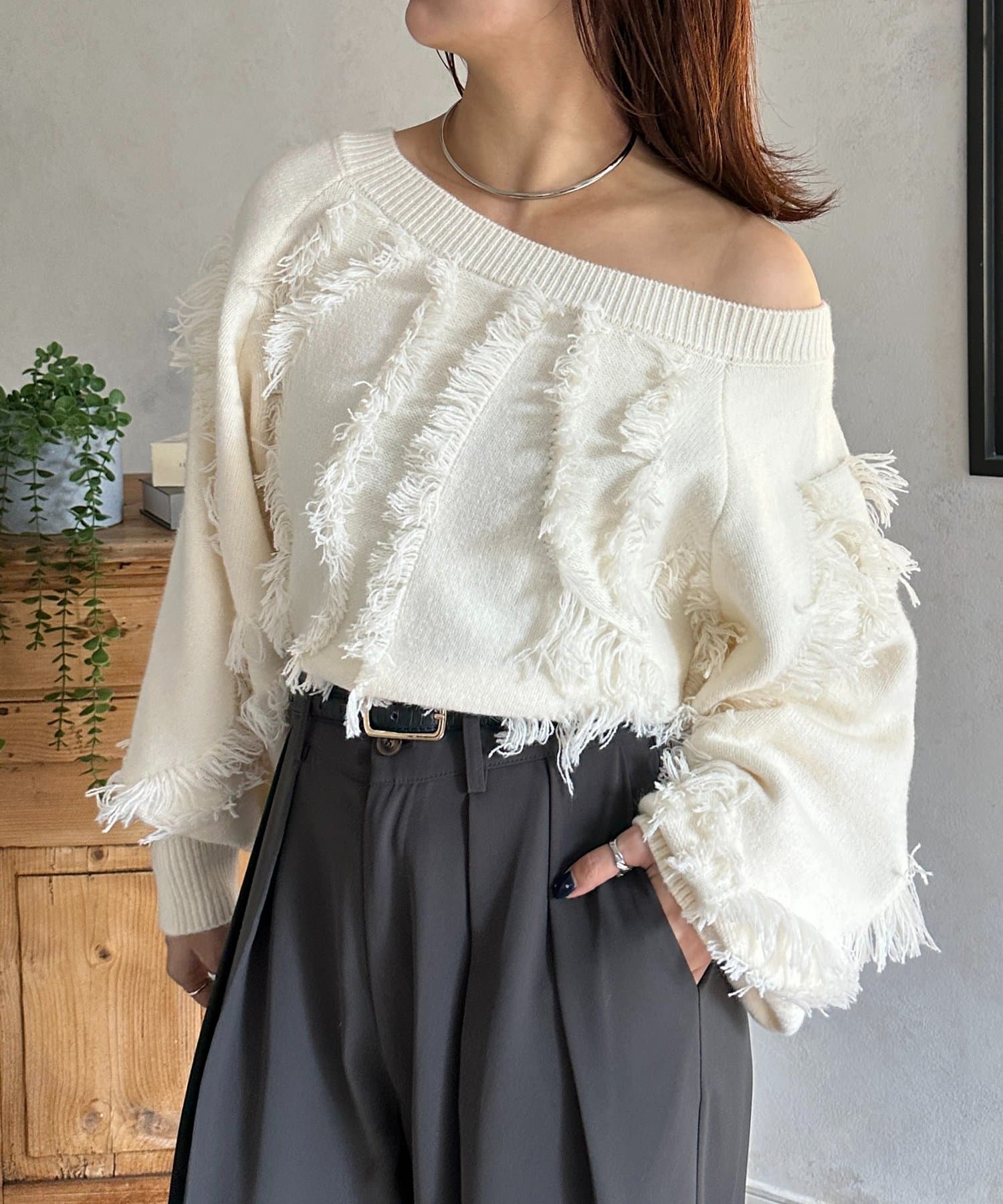 Thevon.(ゼヴォン) ウェーブフリンジショートニット