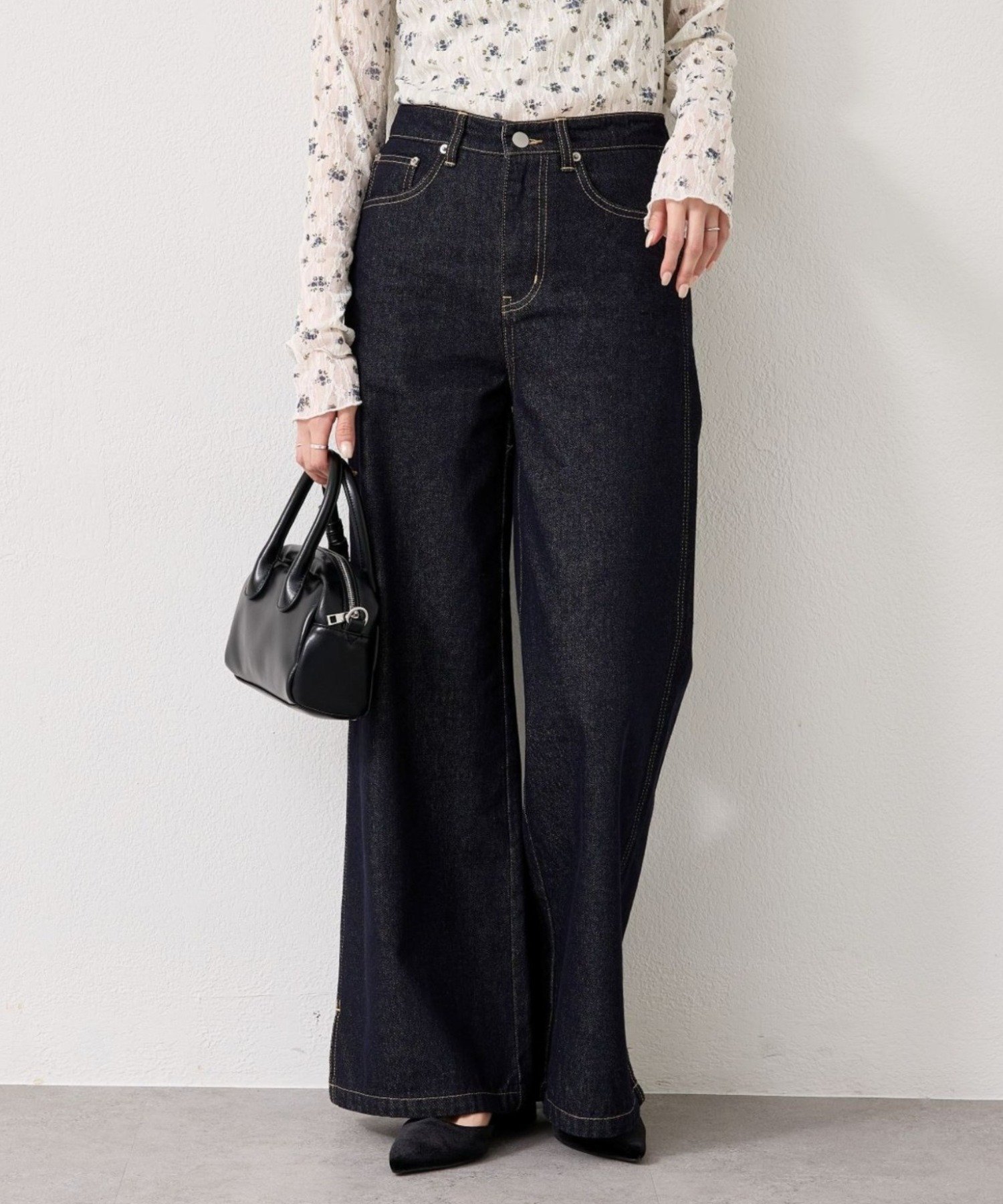 mystic(ミスティック) 裾スリットフレアデニム